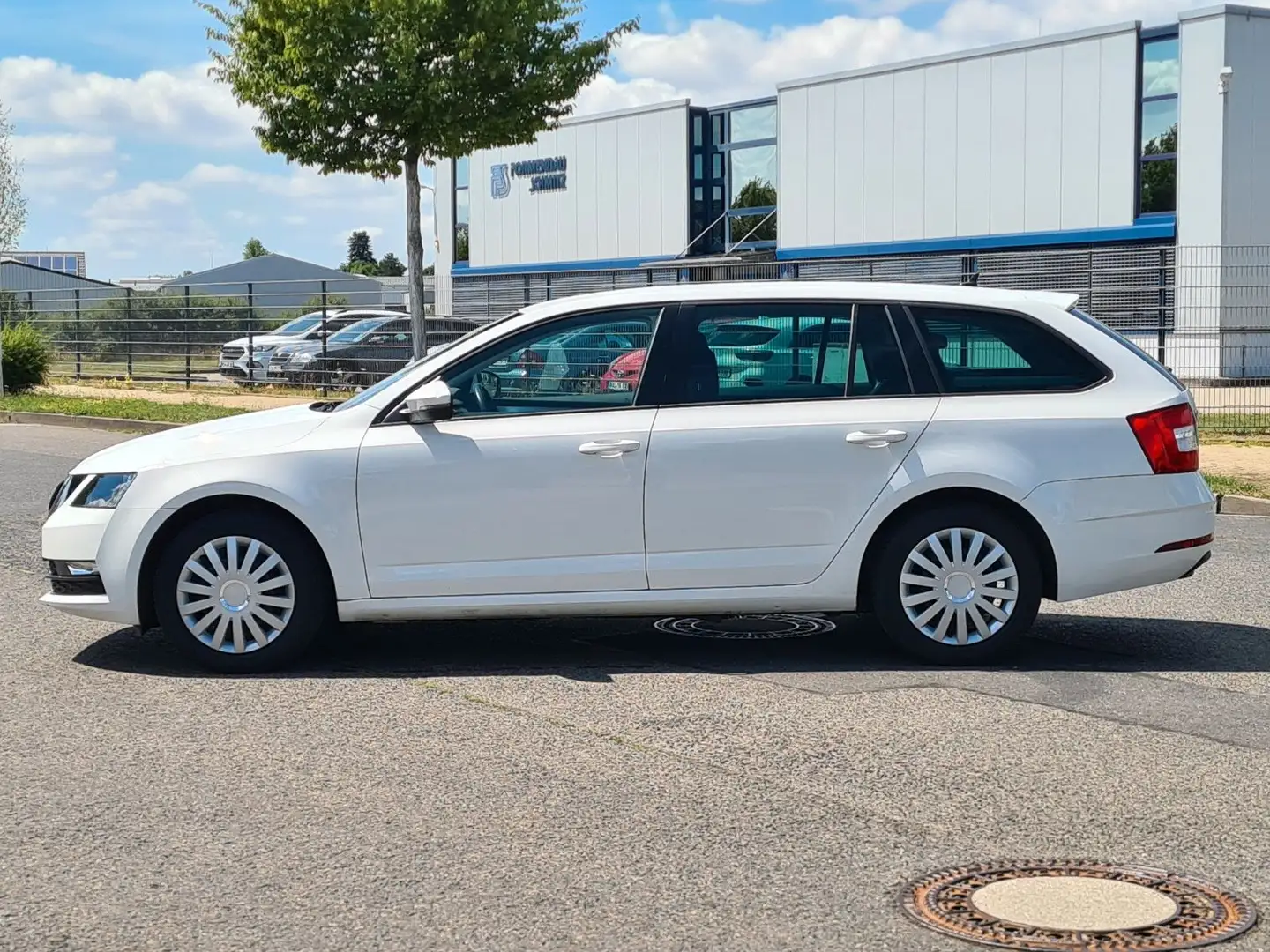 Skoda Octavia Combi Tour*Navi*PDC*SHZ* Weiß - 2