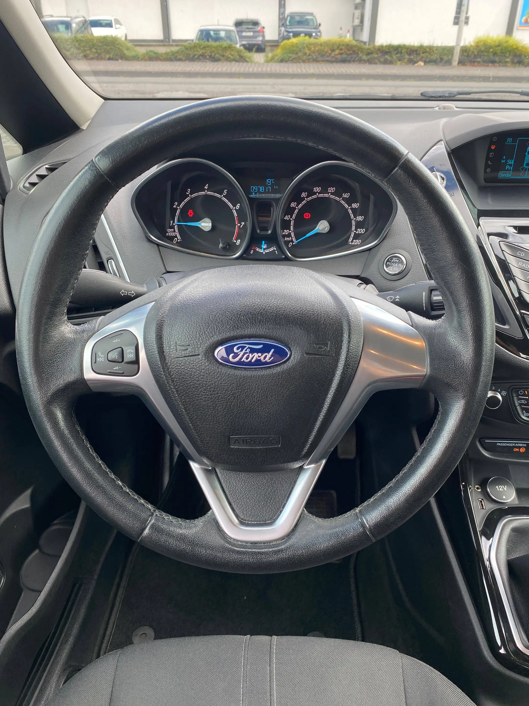 Ford B-Max Titanium — photo 11