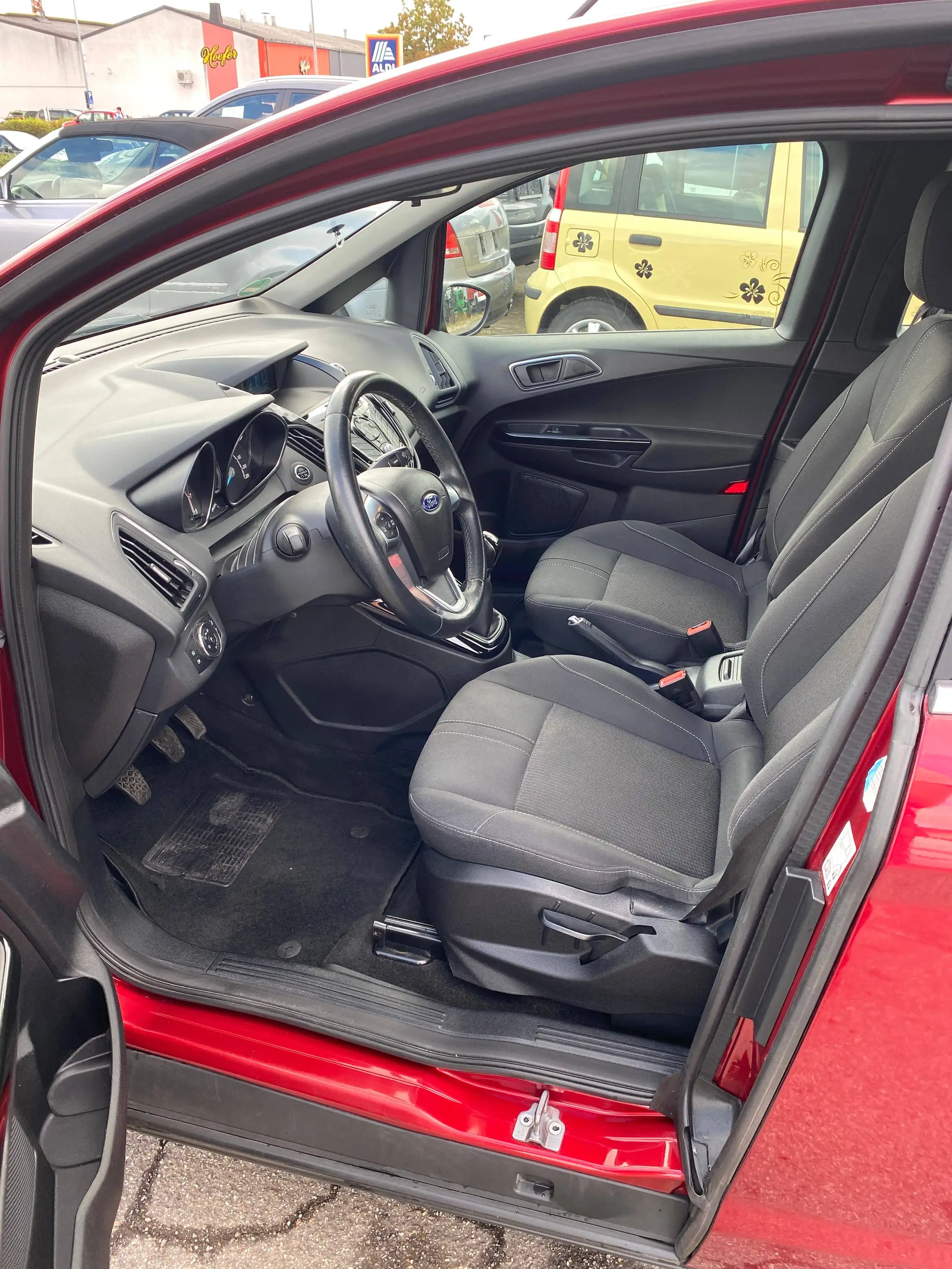 Ford B-Max Titanium — photo 9