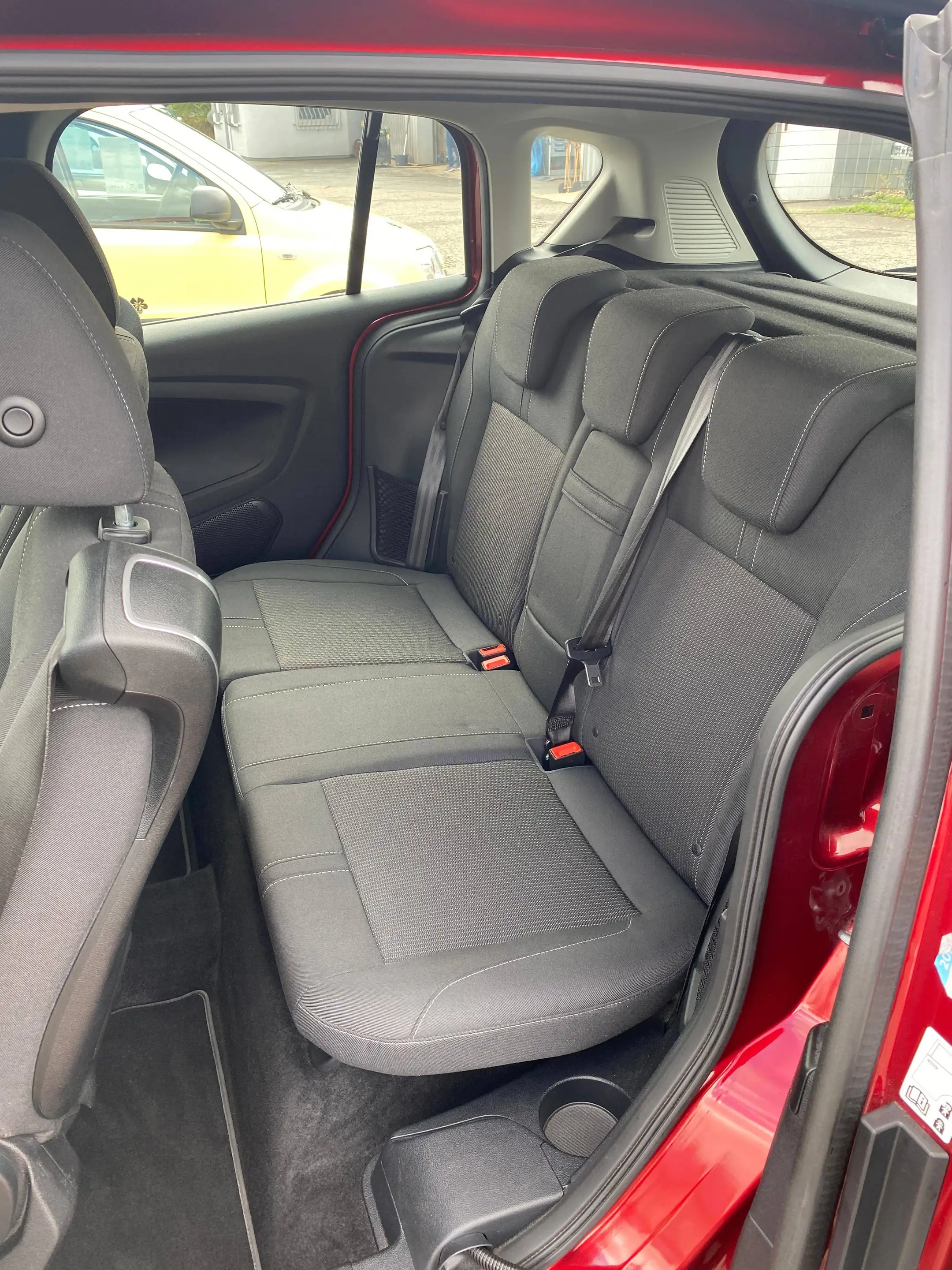 Ford B-Max Titanium — photo 10