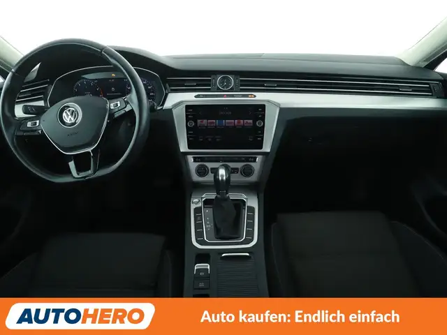 Volkswagen Passat view 12