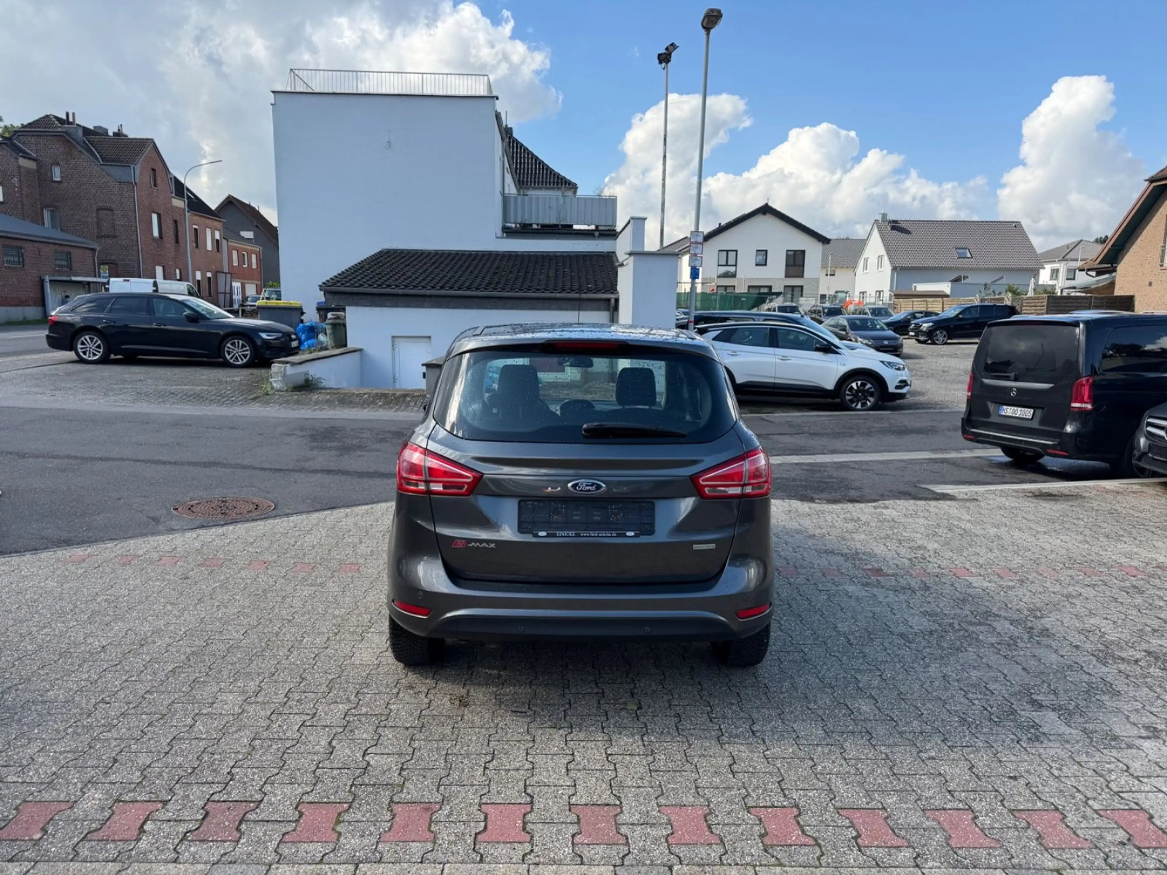 Ford B-Max Sitzhz Klimaauto PDC vo+ht Navi Bluetooth — photo 8