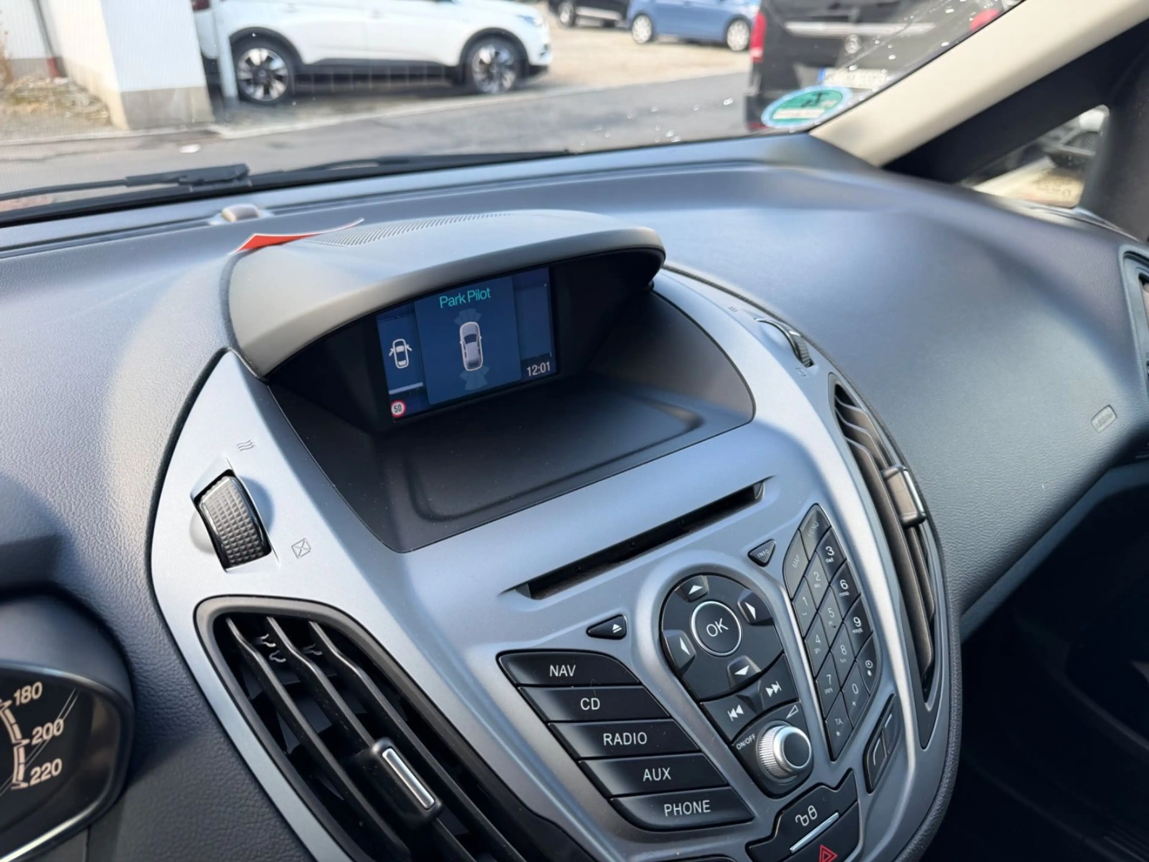Ford B-Max Sitzhz Klimaauto PDC vo+ht Navi Bluetooth — photo 15