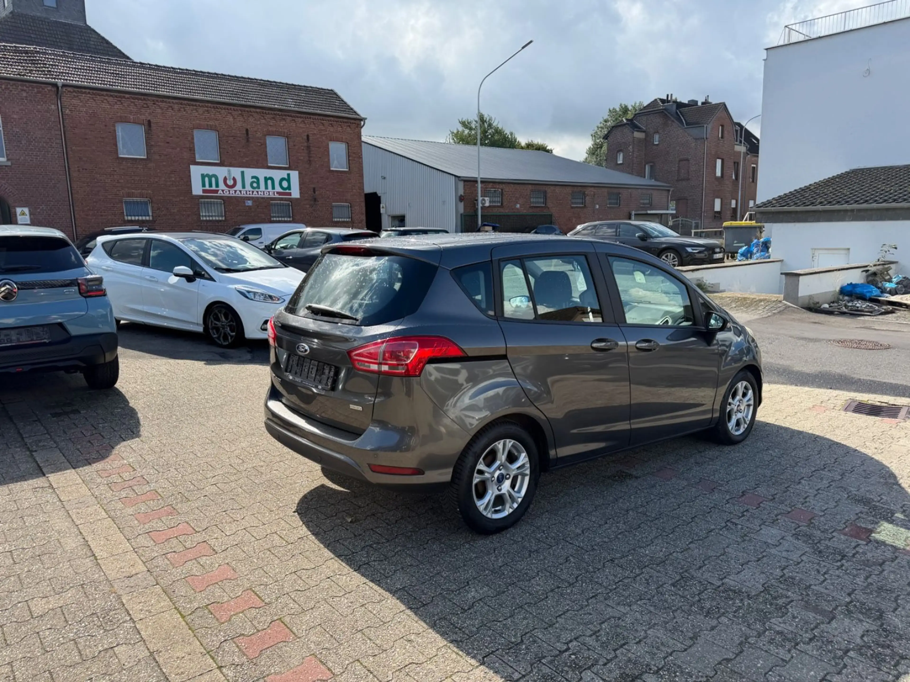 Ford B-Max Sitzhz Klimaauto PDC vo+ht Navi Bluetooth — photo 4
