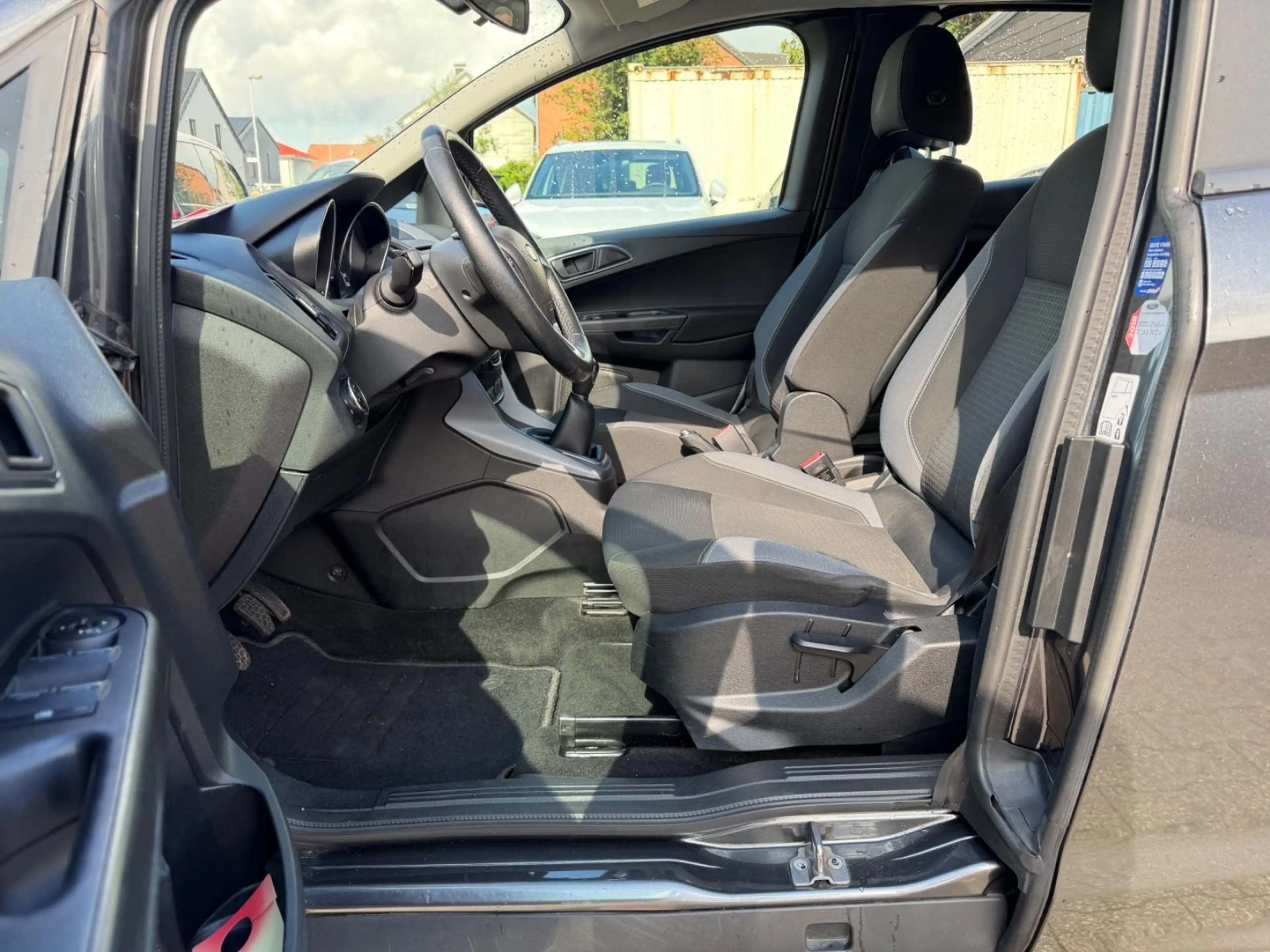 Ford B-Max Sitzhz Klimaauto PDC vo+ht Navi Bluetooth — photo 9