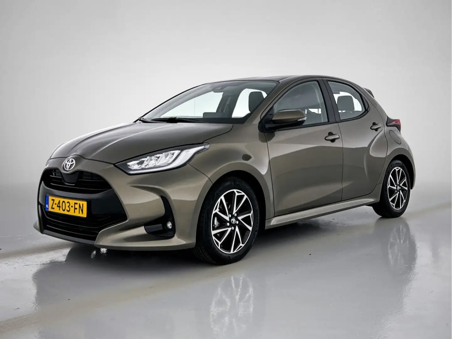 Toyota Yaris 1.5 VVT-i Dynamic | Garantie t/m 03-2034 mogelijk Groen - 1