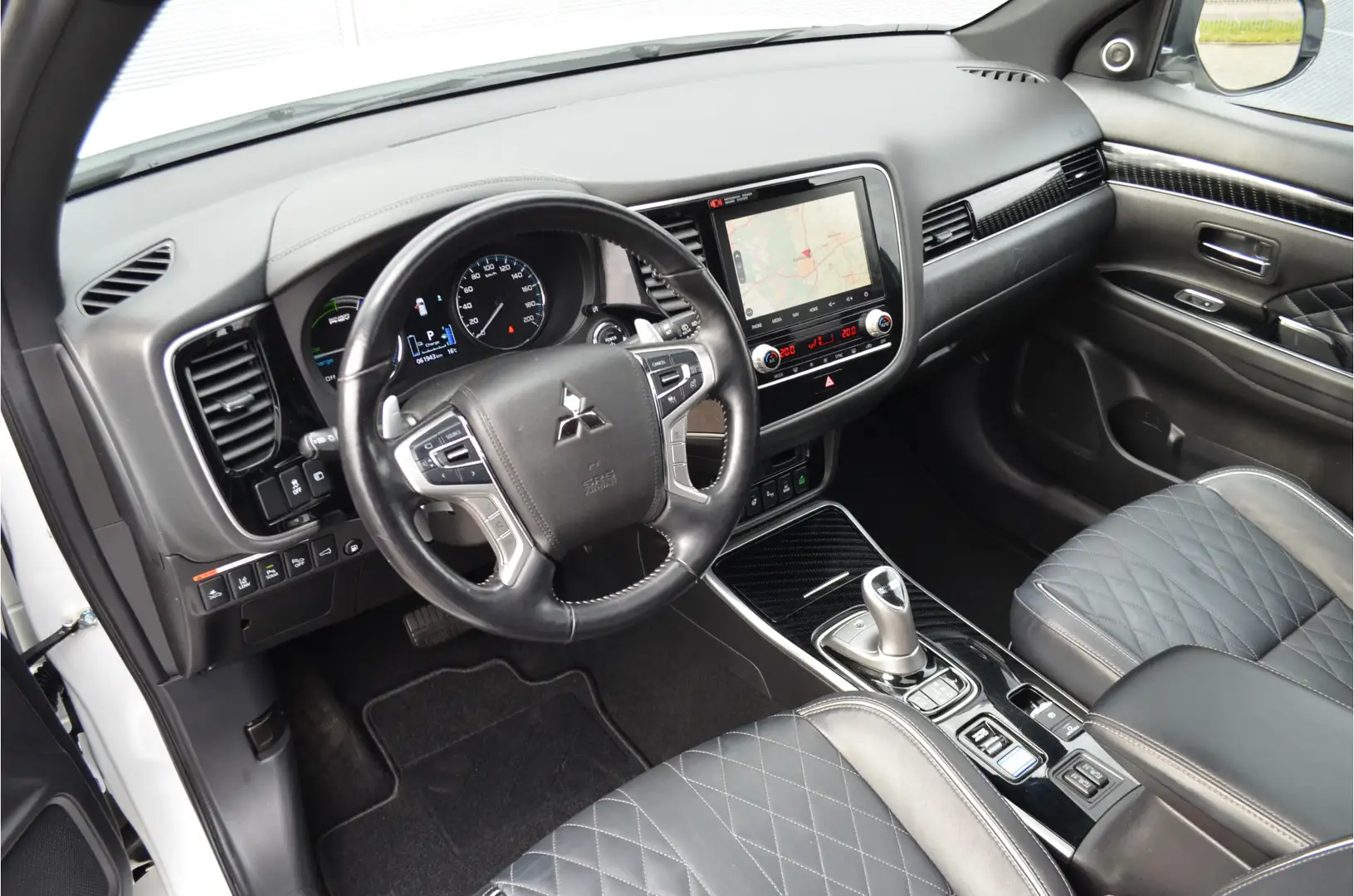 Mitsubishi Outlander PHEV 2.4 INSTYLE 4WD | PLUG IN HYBRID | SoH 81% | Weiß - 2