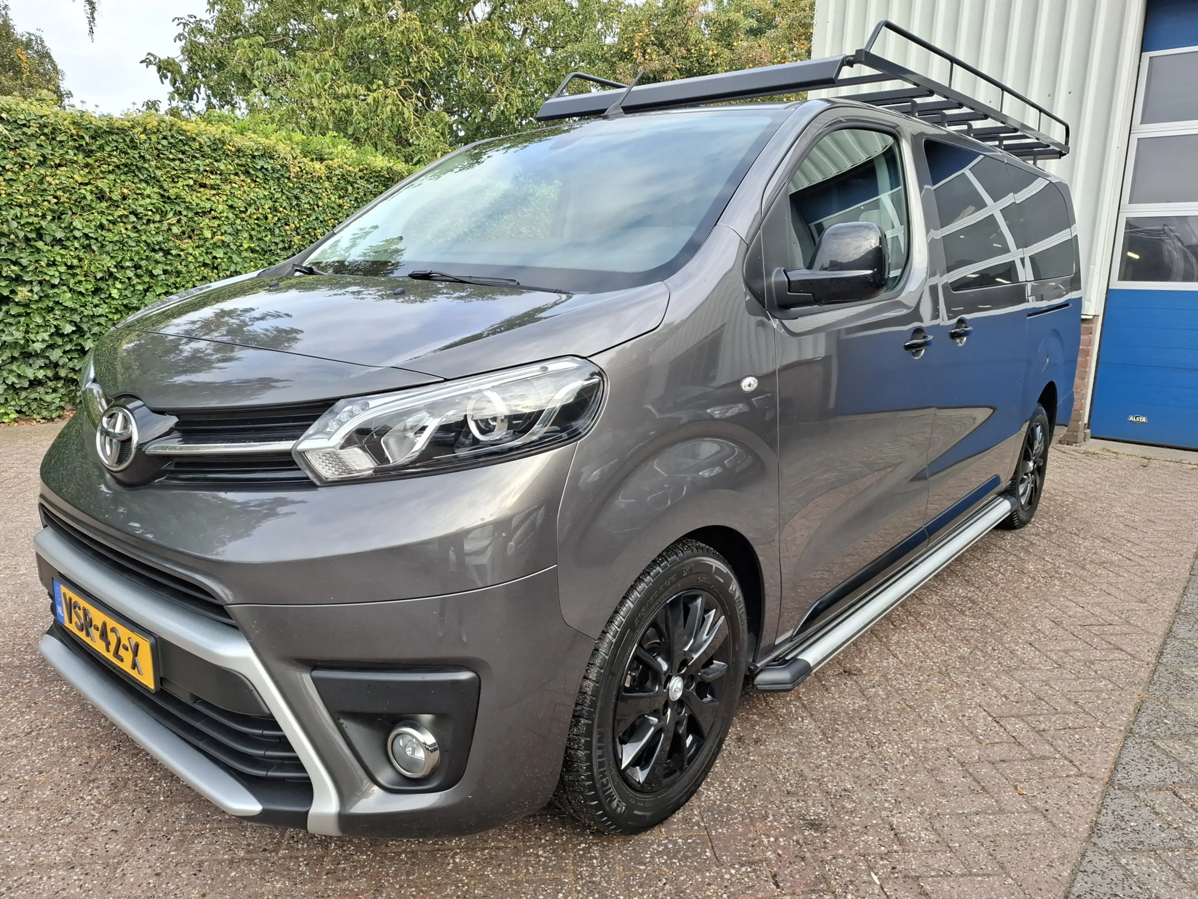 Toyota Proace Worker 2.0 D-4D Black Line DC 5-PERSOONS 2 X SCHUI