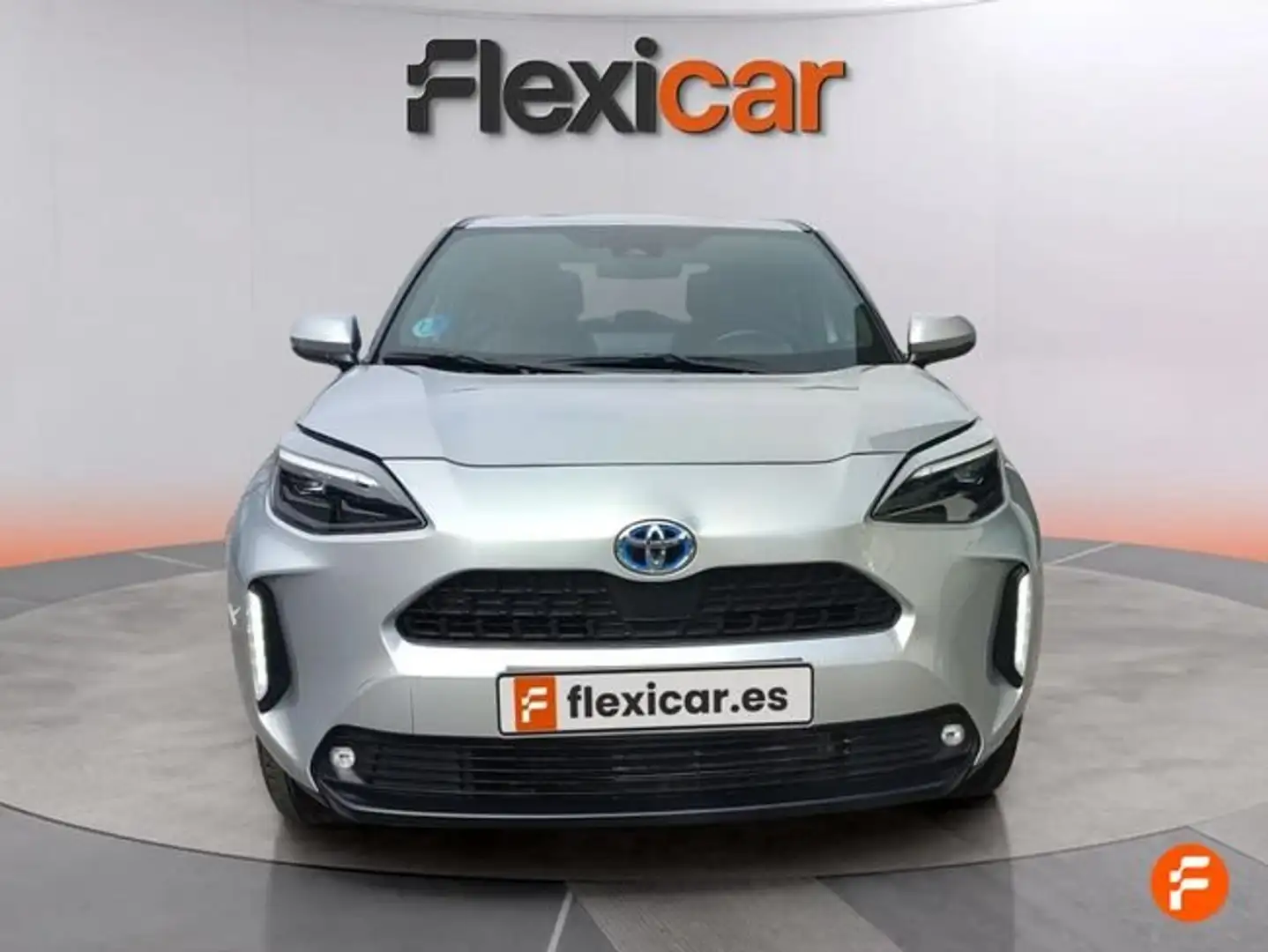 Toyota Yaris Cross 120H Active Tech Gris - 2