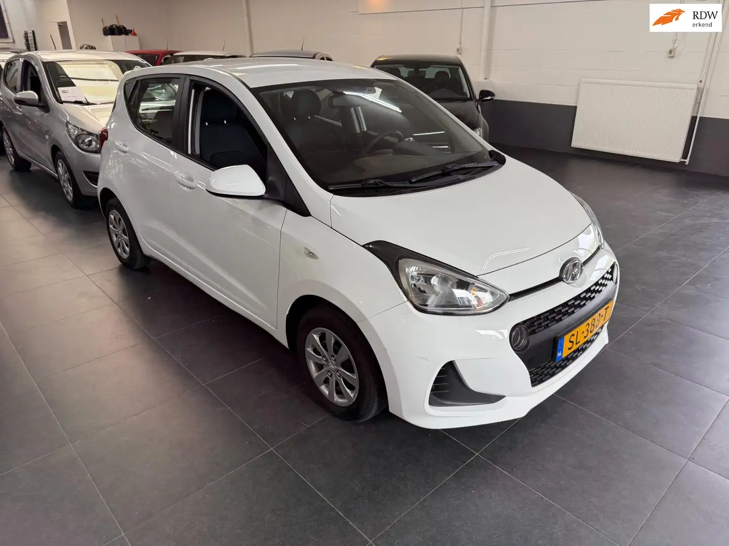 Hyundai i10 1.0i Comfort Blanc - 1