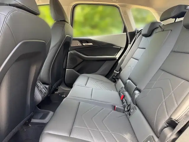 BMW 2 Series view 11