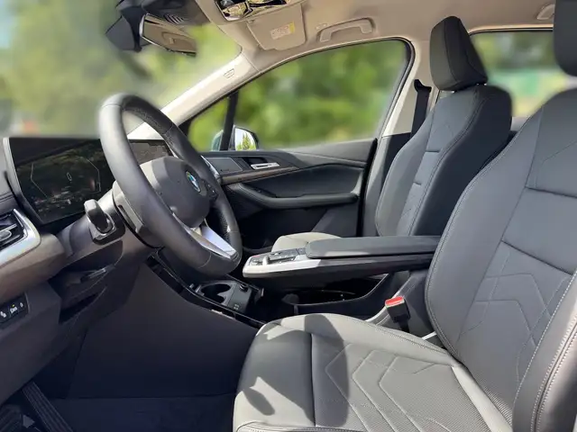 BMW 2 Series view 7