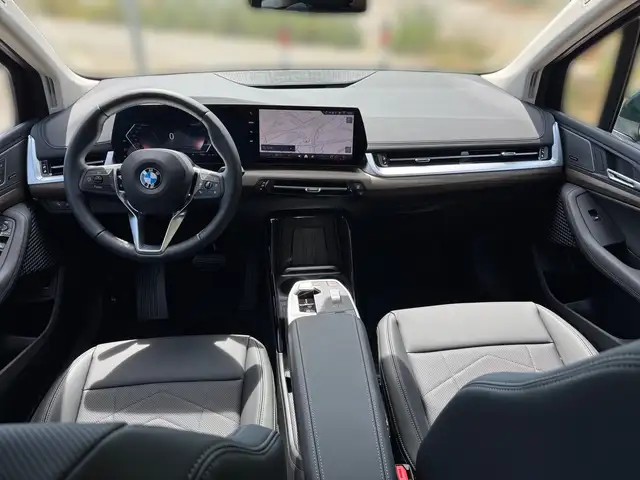 BMW 2 Series view 10