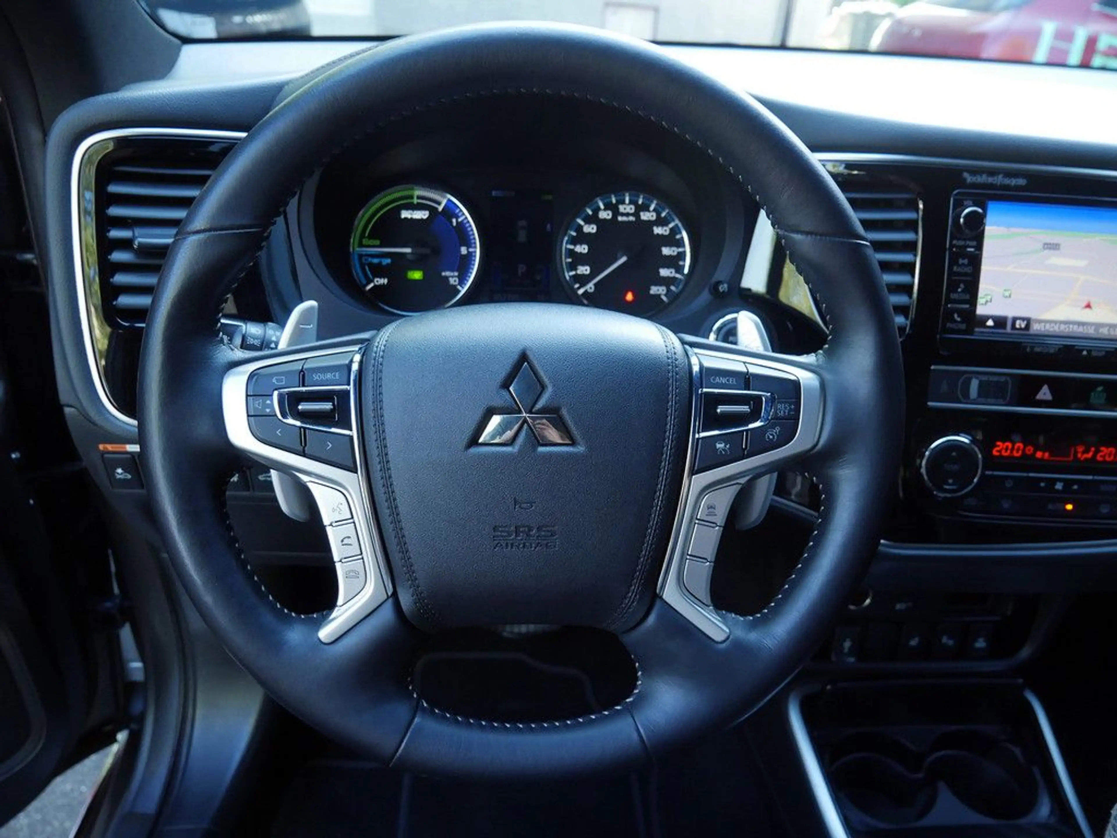 Mitsubishi Outlander Plug-in Hybrid TOP Navi 2.4 MIVEC 4WD — photo 10