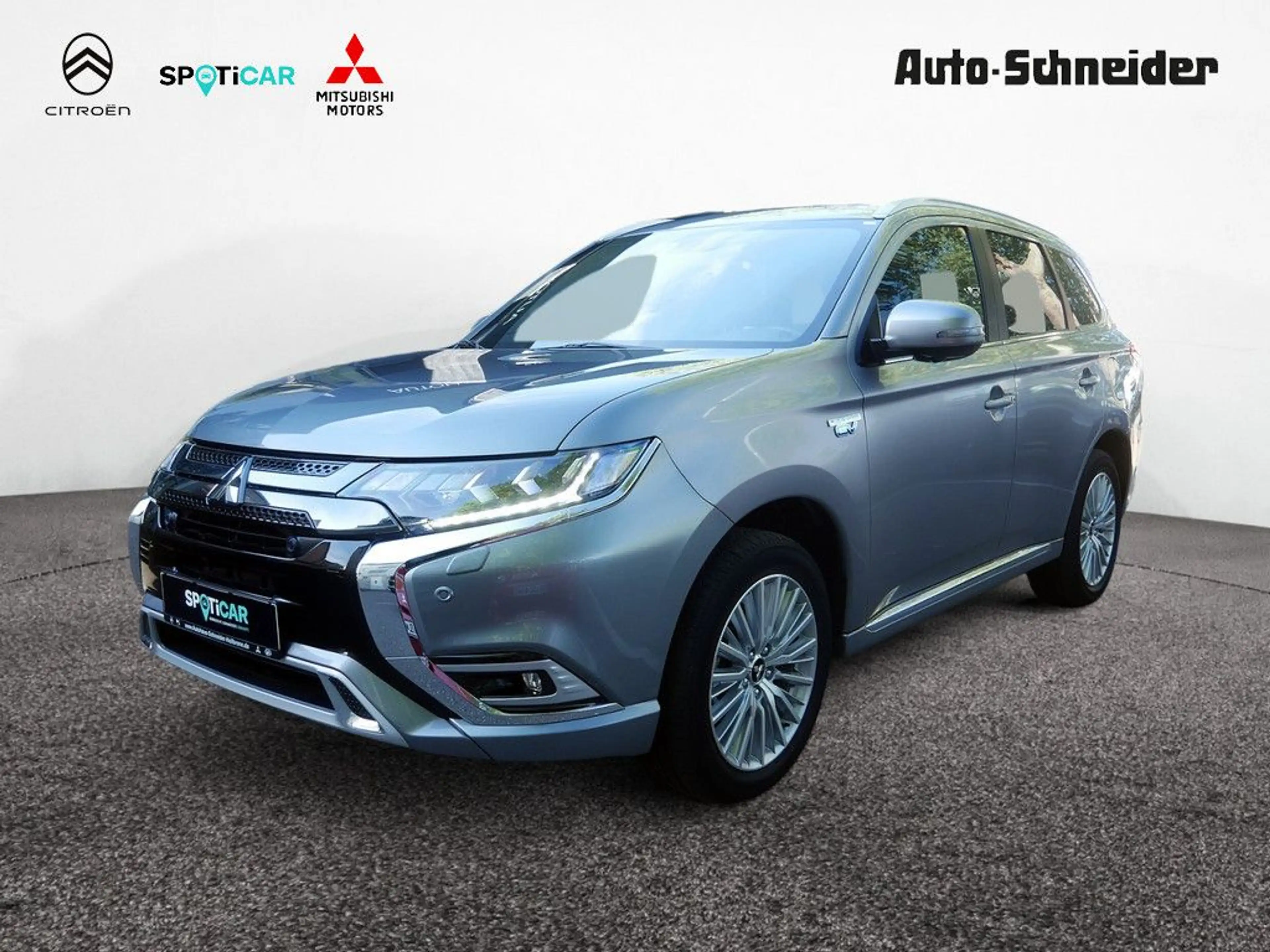 Mitsubishi Outlander Plug-in Hybrid TOP Navi 2.4 MIVEC 4WD