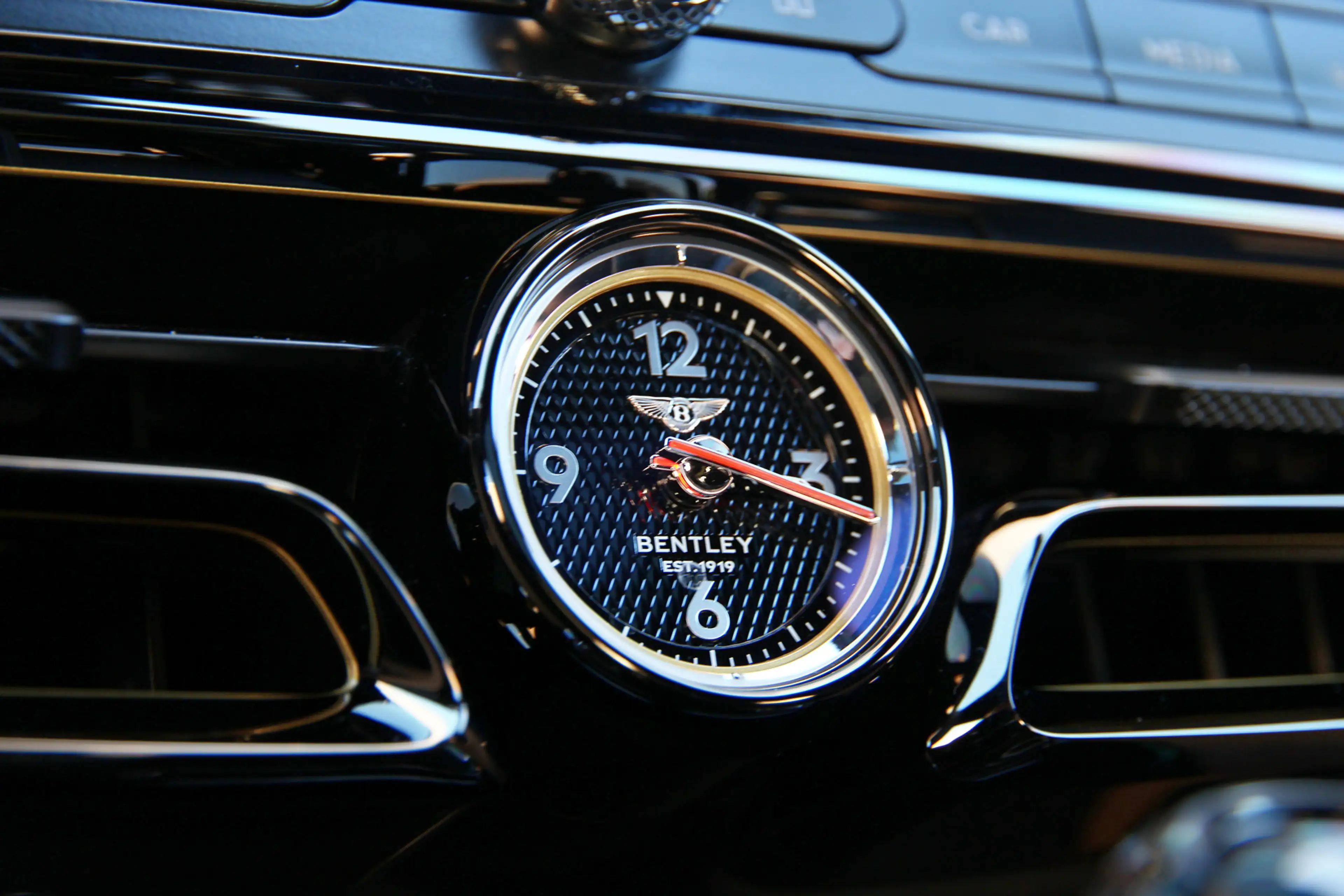 Bentley Flying Spur 4.0 V8 Hybrid Speed | Touring | Rotating | Naim | — photo 28