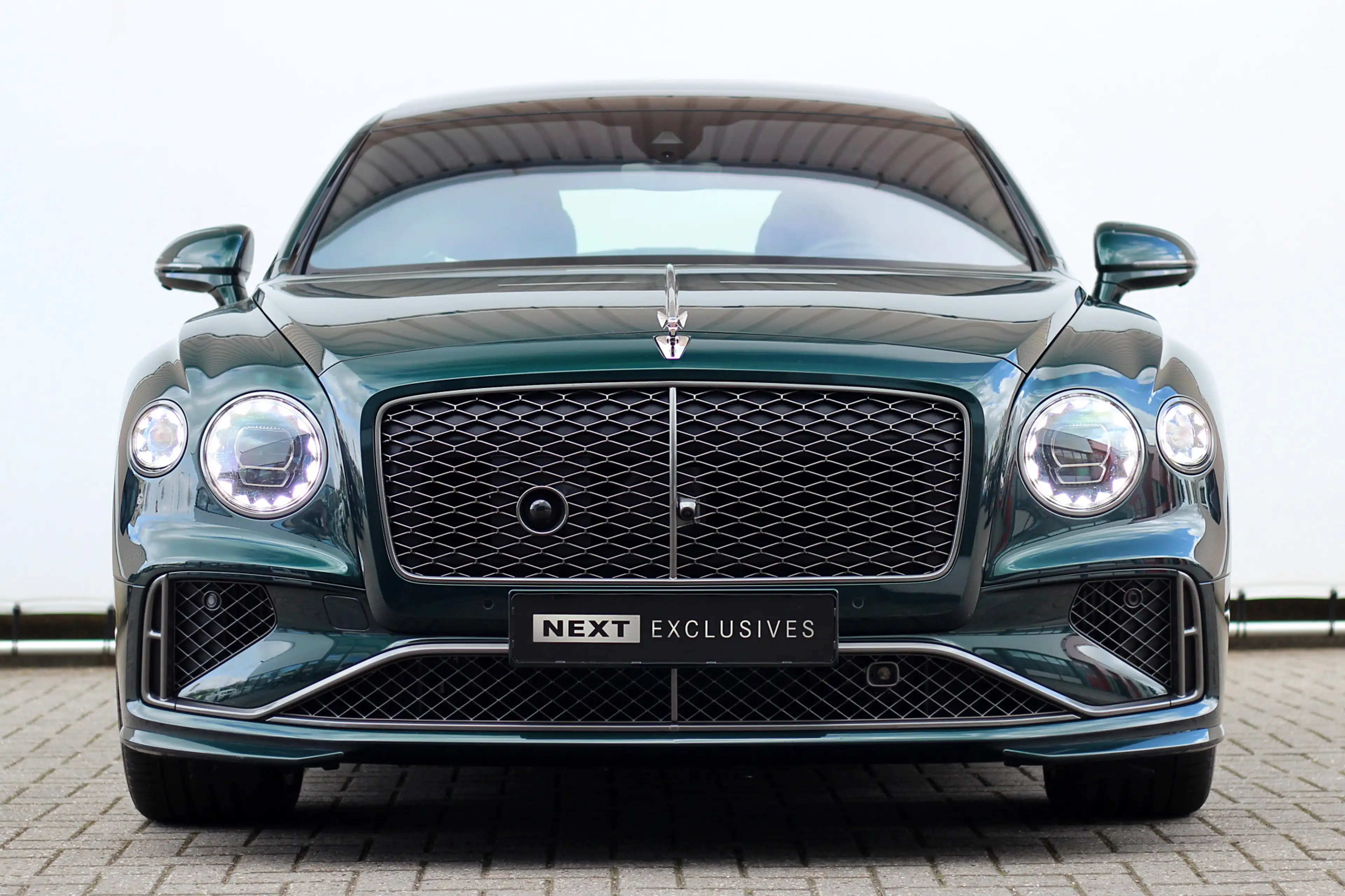 Bentley Flying Spur 4.0 V8 Hybrid Speed | Touring | Rotating | Naim | — photo 4