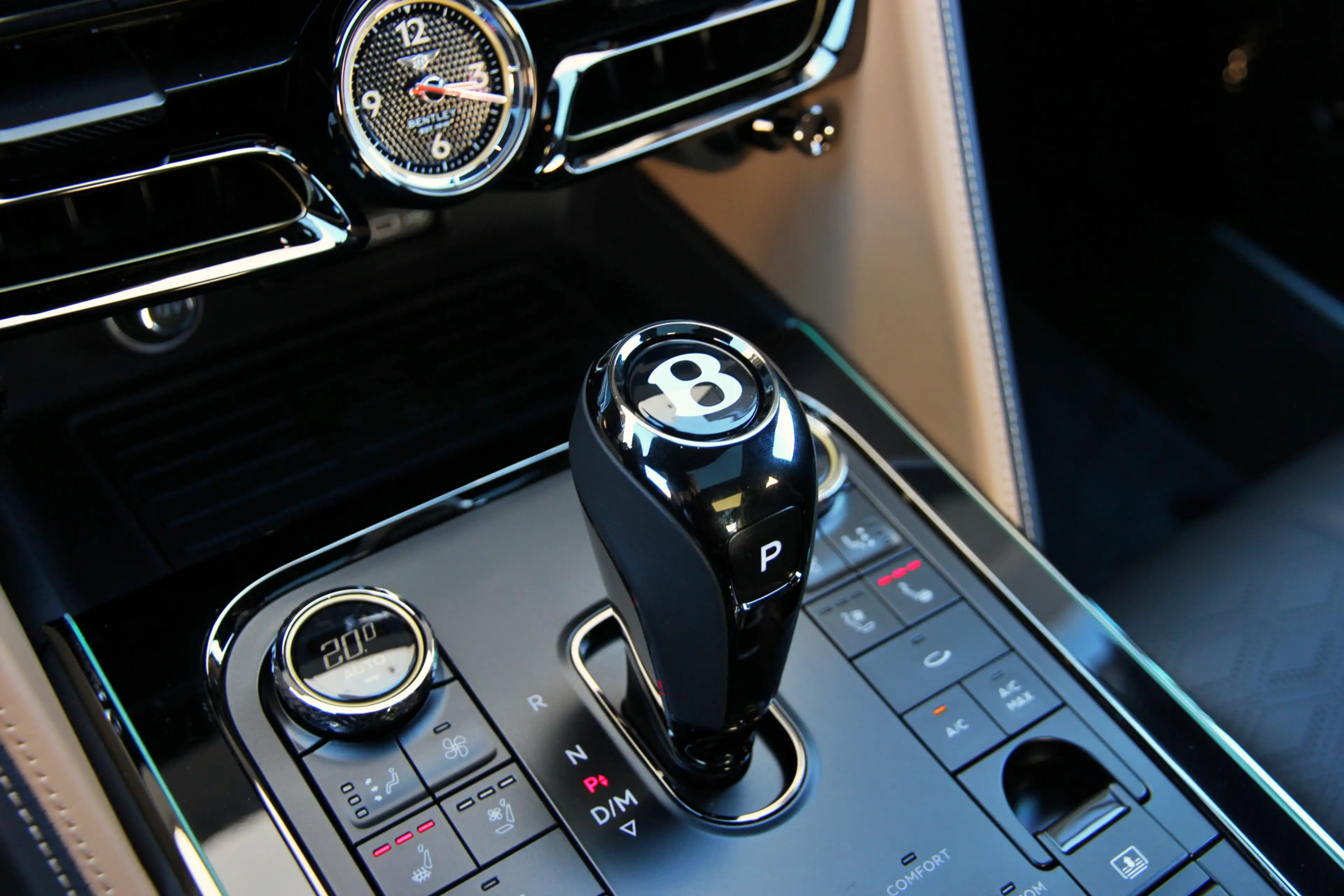 Bentley Flying Spur 4.0 V8 Hybrid Speed | Touring | Rotating | Naim | — photo 38