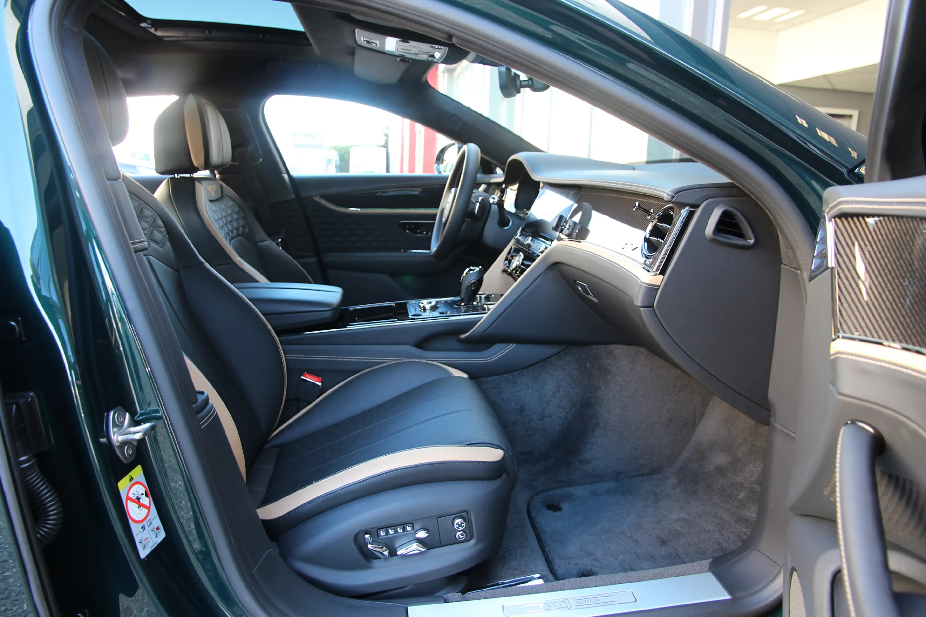 Bentley Flying Spur 4.0 V8 Hybrid Speed | Touring | Rotating | Naim | — photo 26