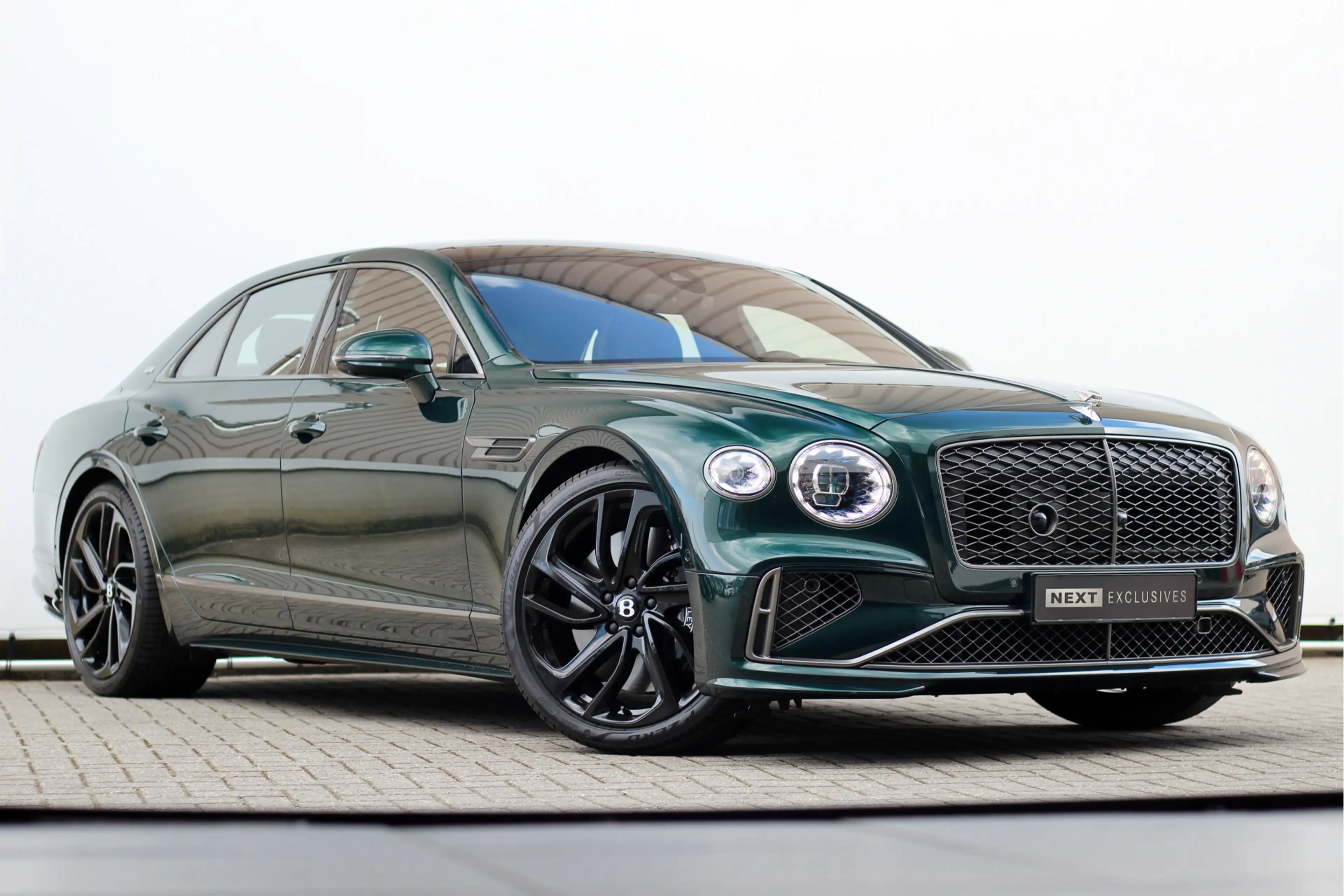 Bentley Flying Spur 4.0 V8 Hybrid Speed | Touring | Rotating | Naim | — photo 2