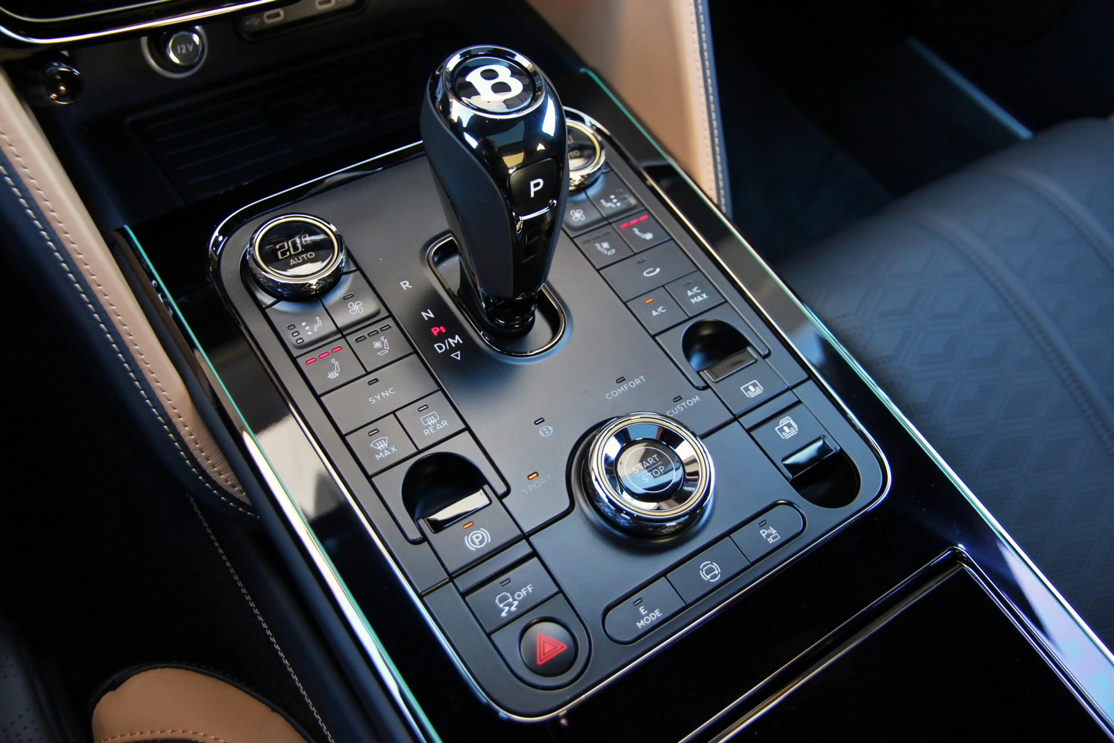 Bentley Flying Spur 4.0 V8 Hybrid Speed | Touring | Rotating | Naim | — photo 25