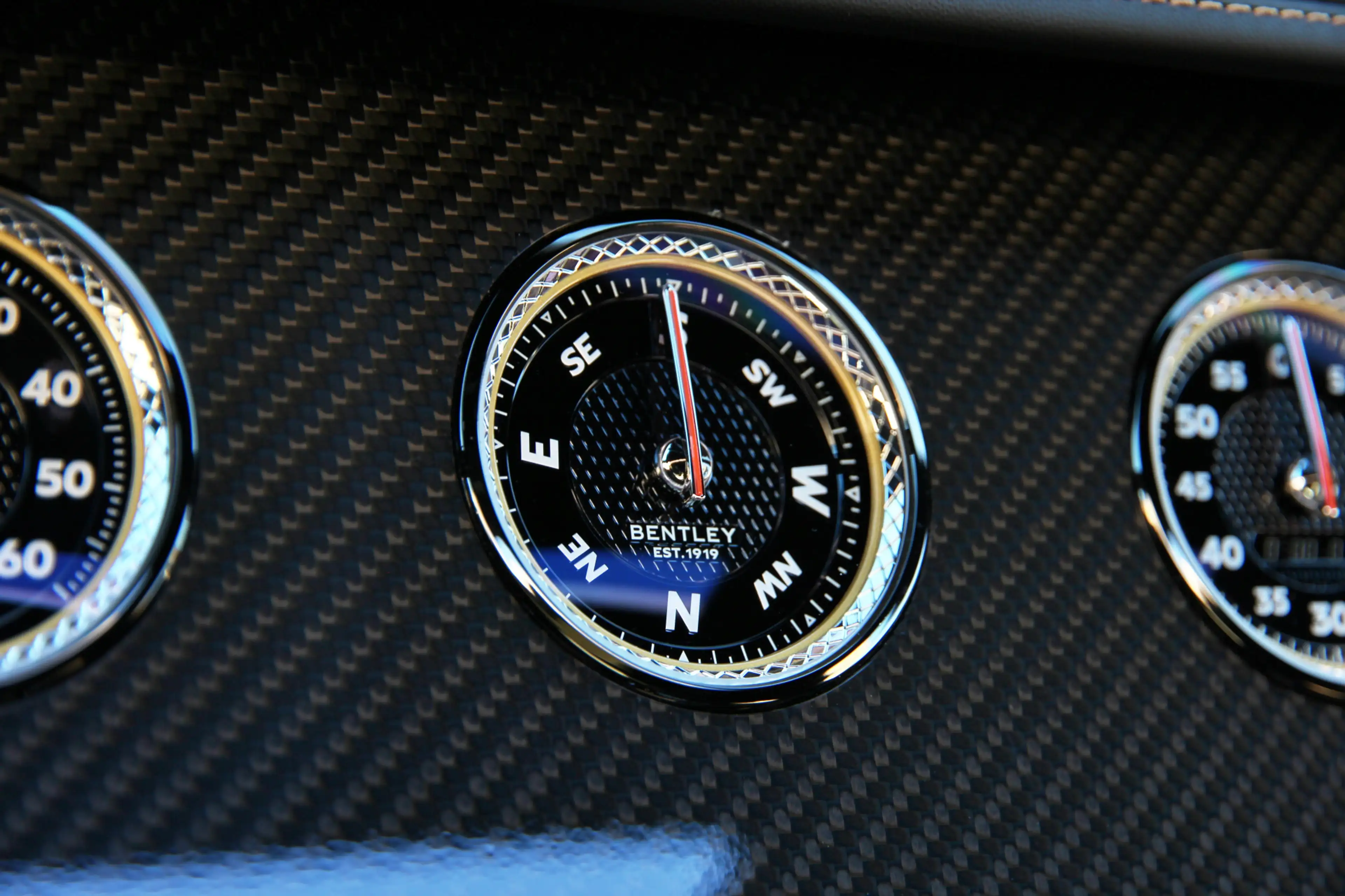 Bentley Flying Spur 4.0 V8 Hybrid Speed | Touring | Rotating | Naim | — photo 33