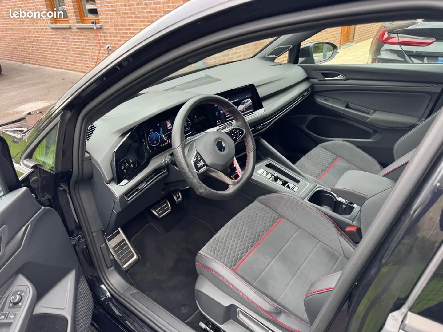 Volkswagen Golf 8 gti clubsport dsg 7 14 mkm garantie vw 07-2026 toit ouvrant dcc iq light harman kardon camera affichage tete haute etat Zwart - 2