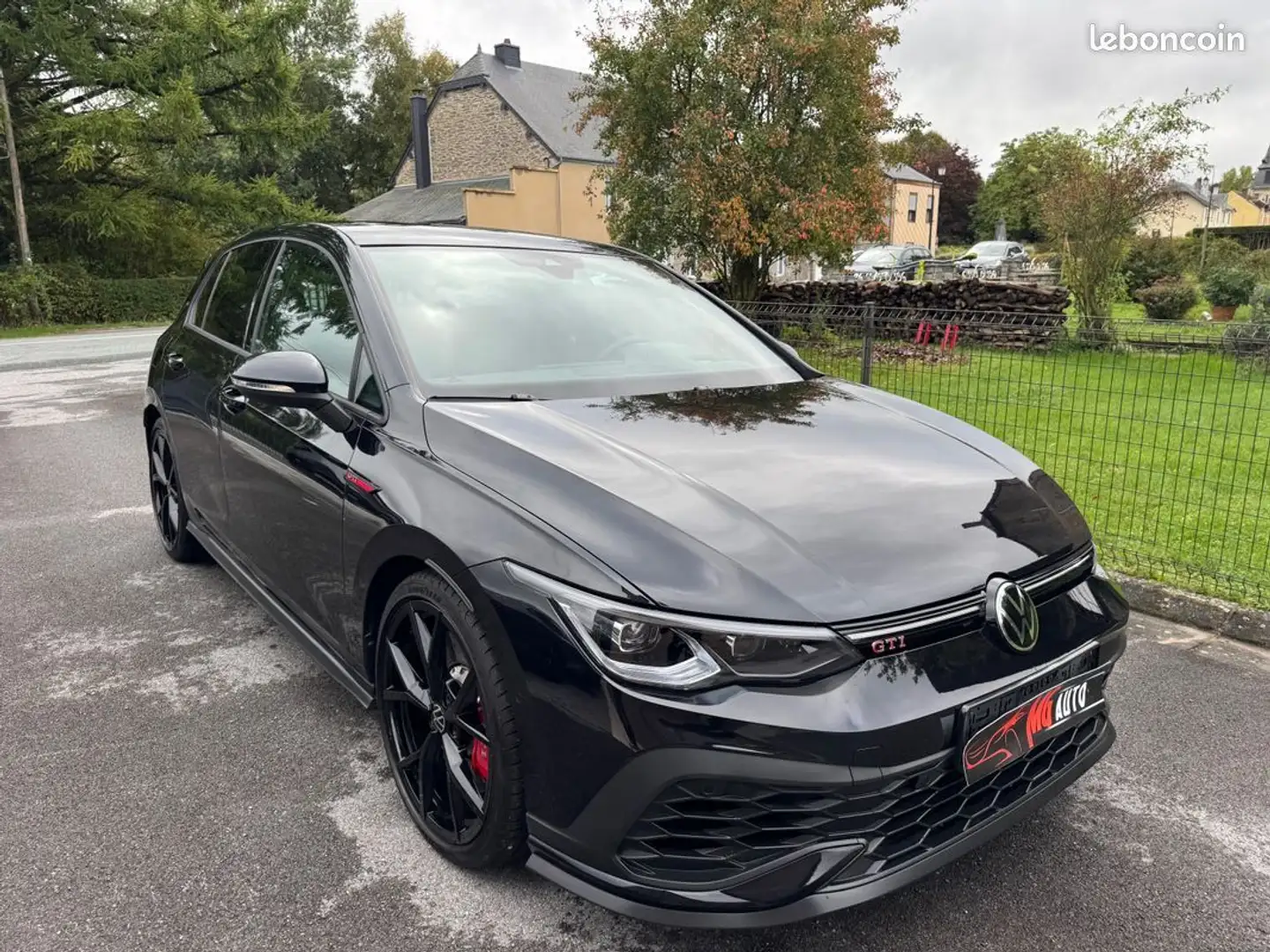 Volkswagen Golf 8 gti clubsport dsg 7 14 mkm garantie vw 07-2026 toit ouvrant dcc iq light harman kardon camera affichage tete haute etat Zwart - 1