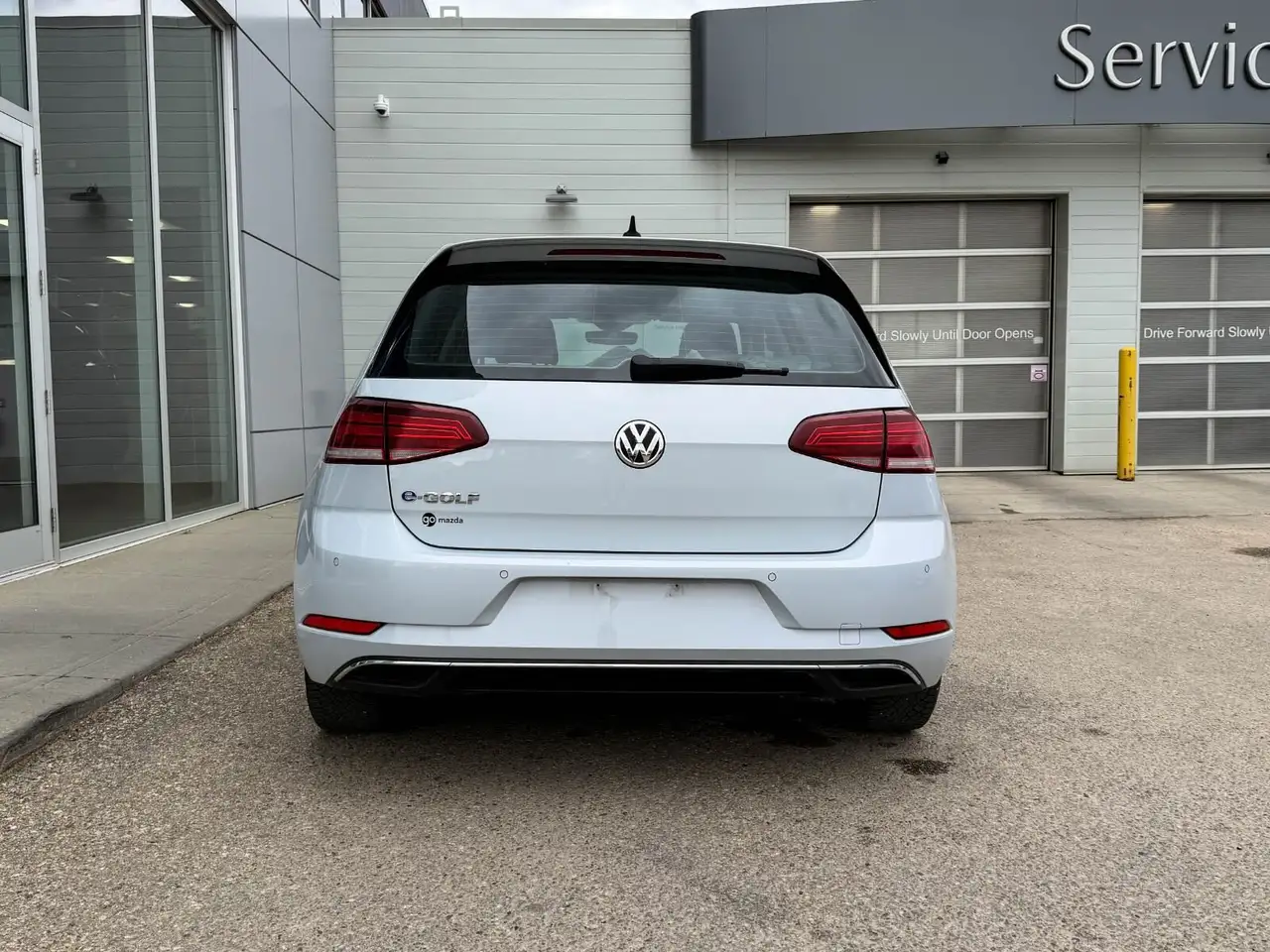 Volkswagen e-Golf снимка Volkswagen e-Golf