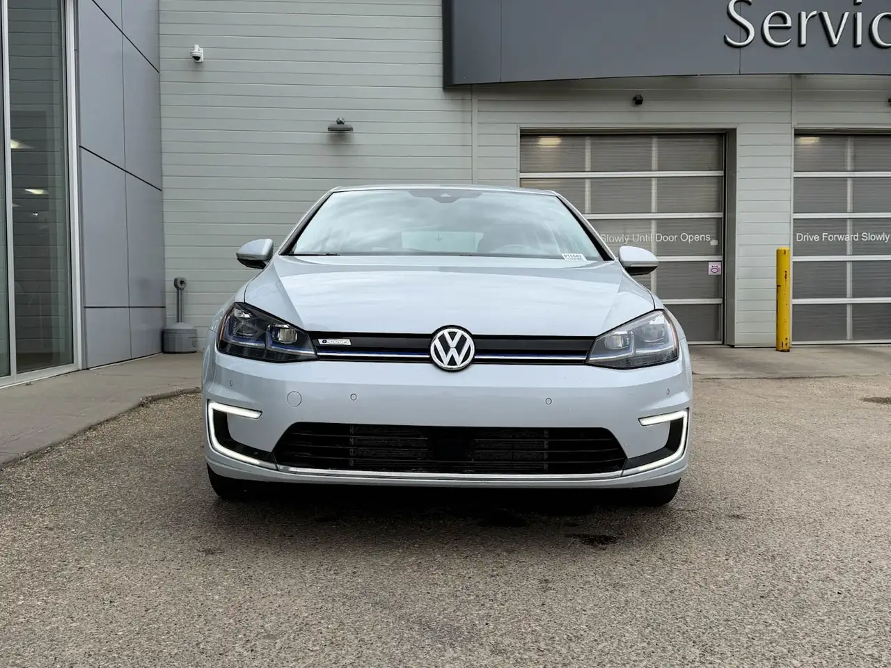 Volkswagen e-Golf снимка Volkswagen e-Golf