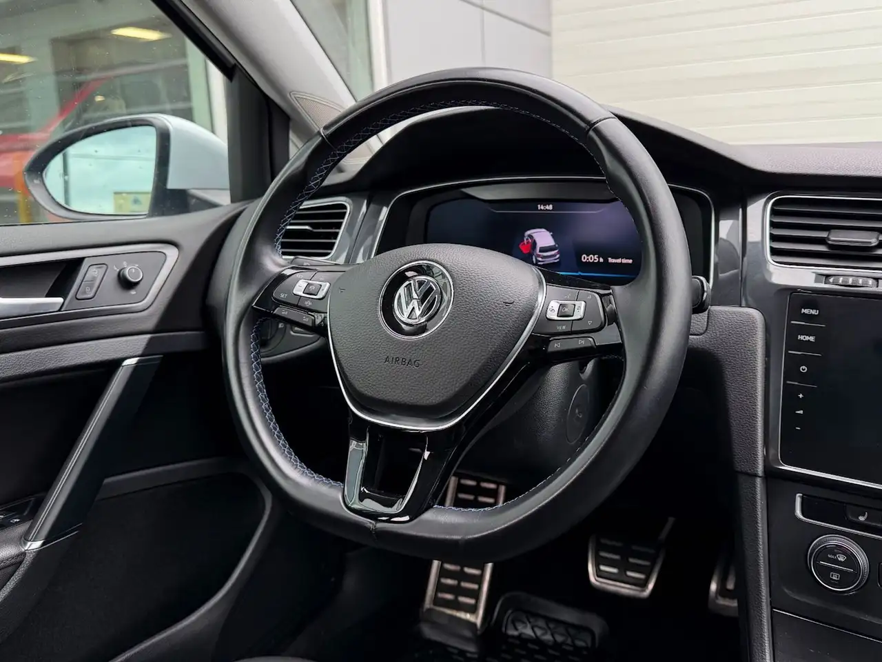 Volkswagen e-Golf снимка Volkswagen e-Golf