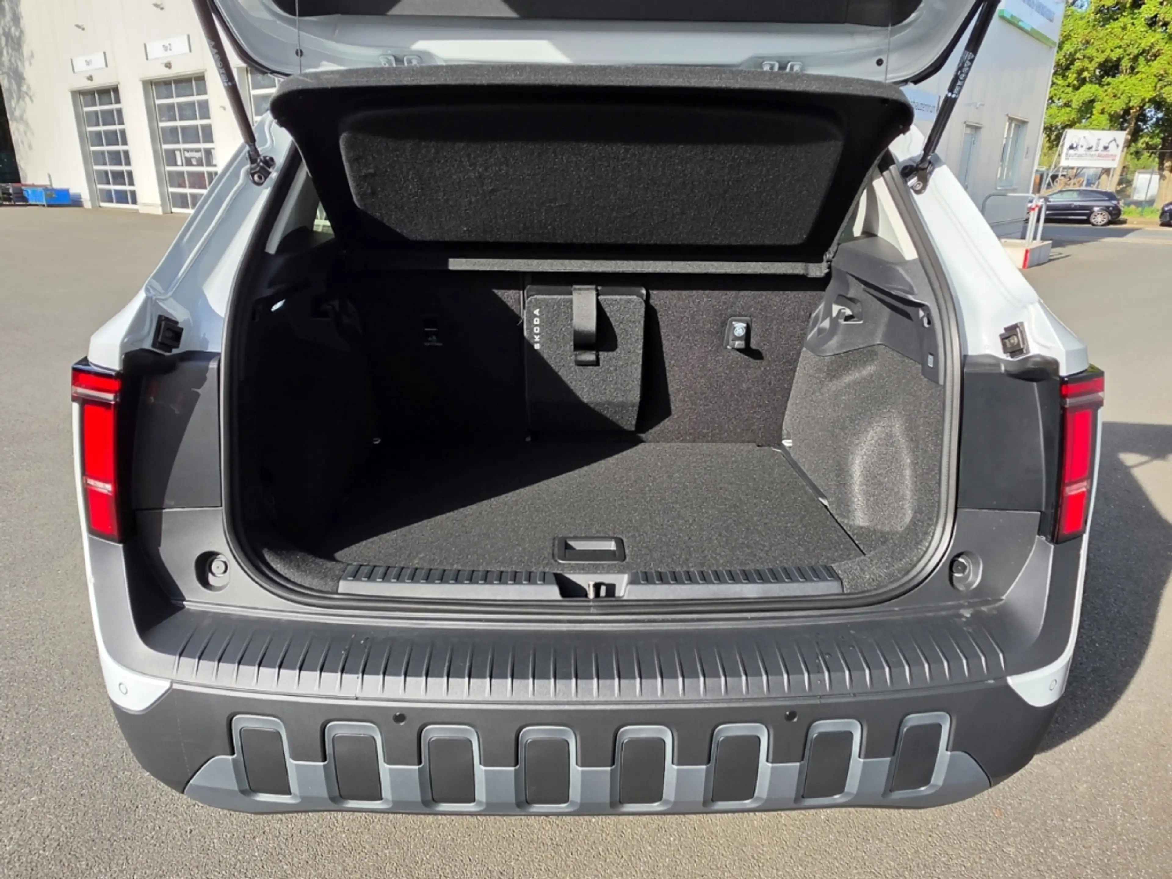 Skoda Epiq Edition Eins 55 (56 kWh) ACC Cam Shz FullLink Alu — photo 5