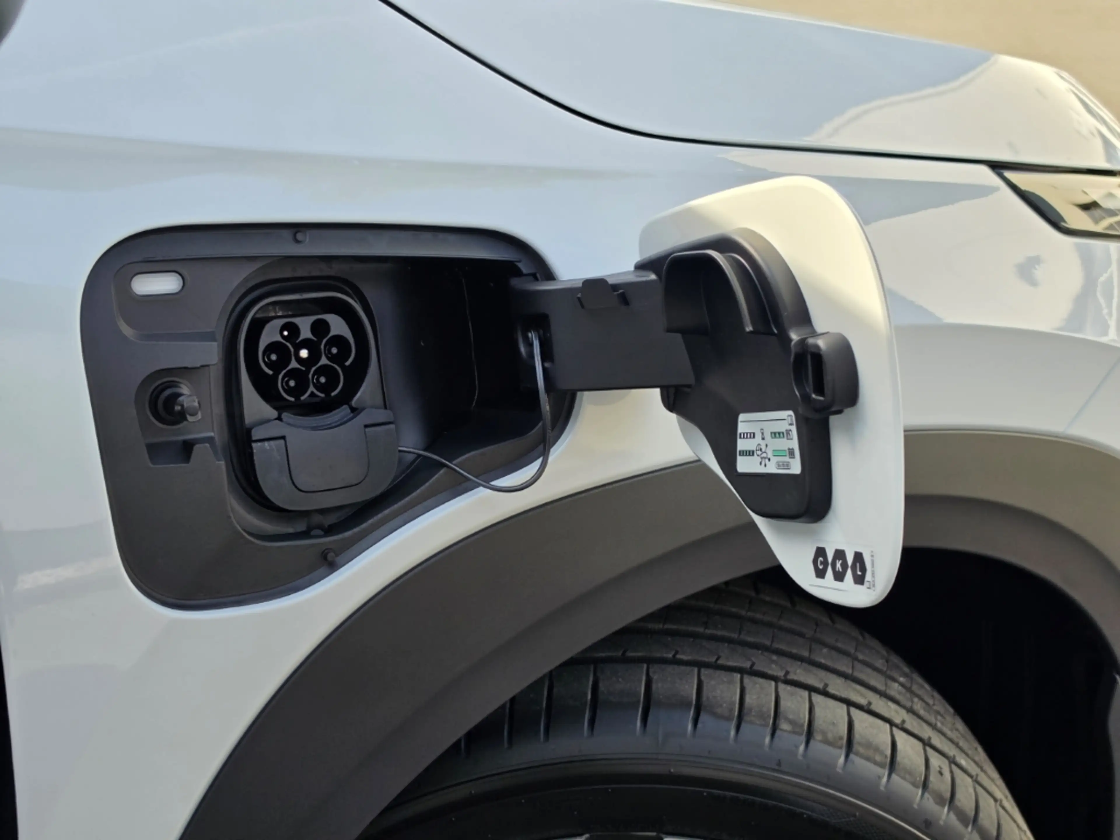 Skoda Epiq Edition Eins 55 (56 kWh) ACC Cam Shz FullLink Alu — photo 4