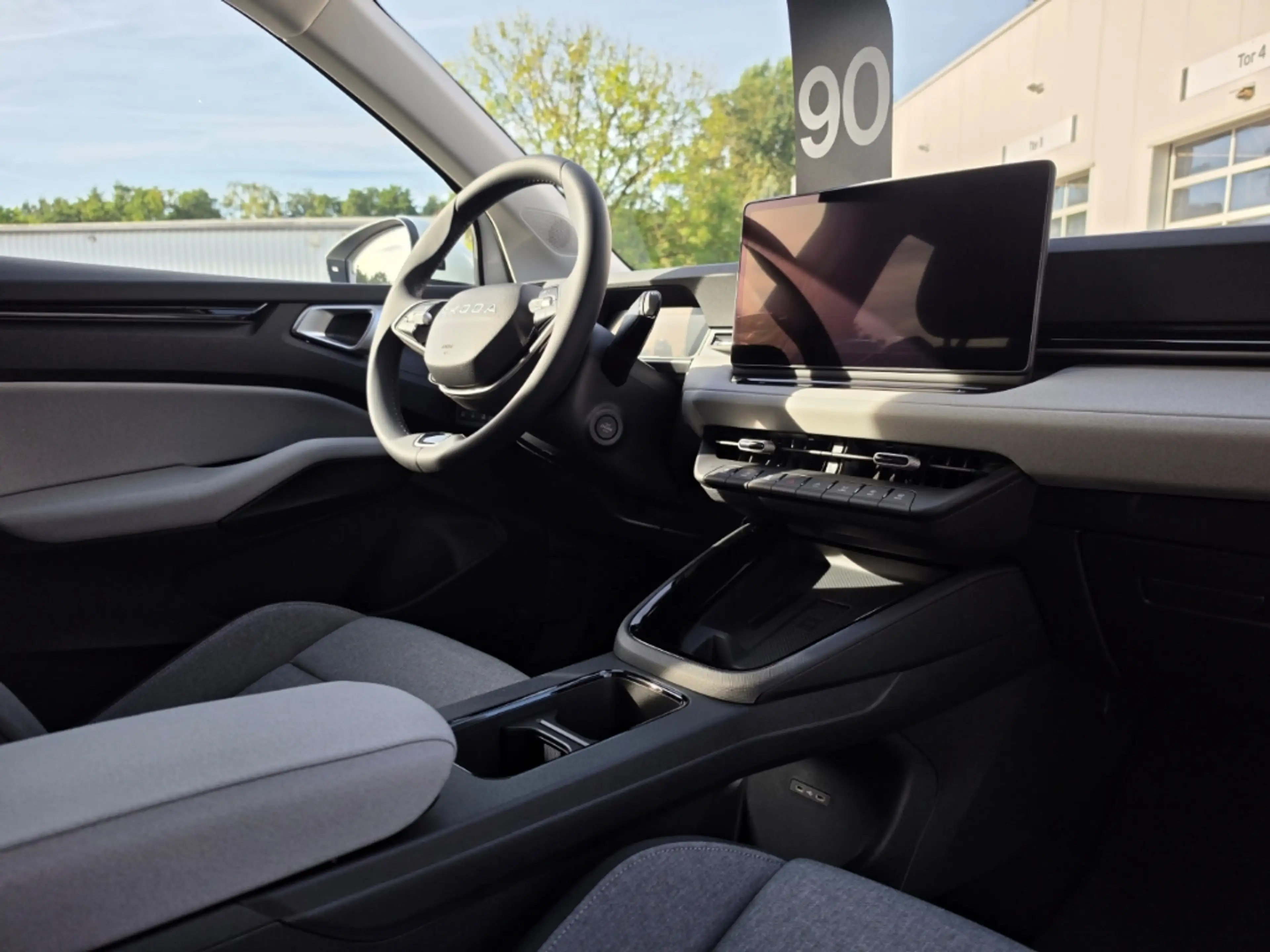 Skoda Epiq Edition Eins 55 (56 kWh) ACC Cam Shz FullLink Alu — photo 6