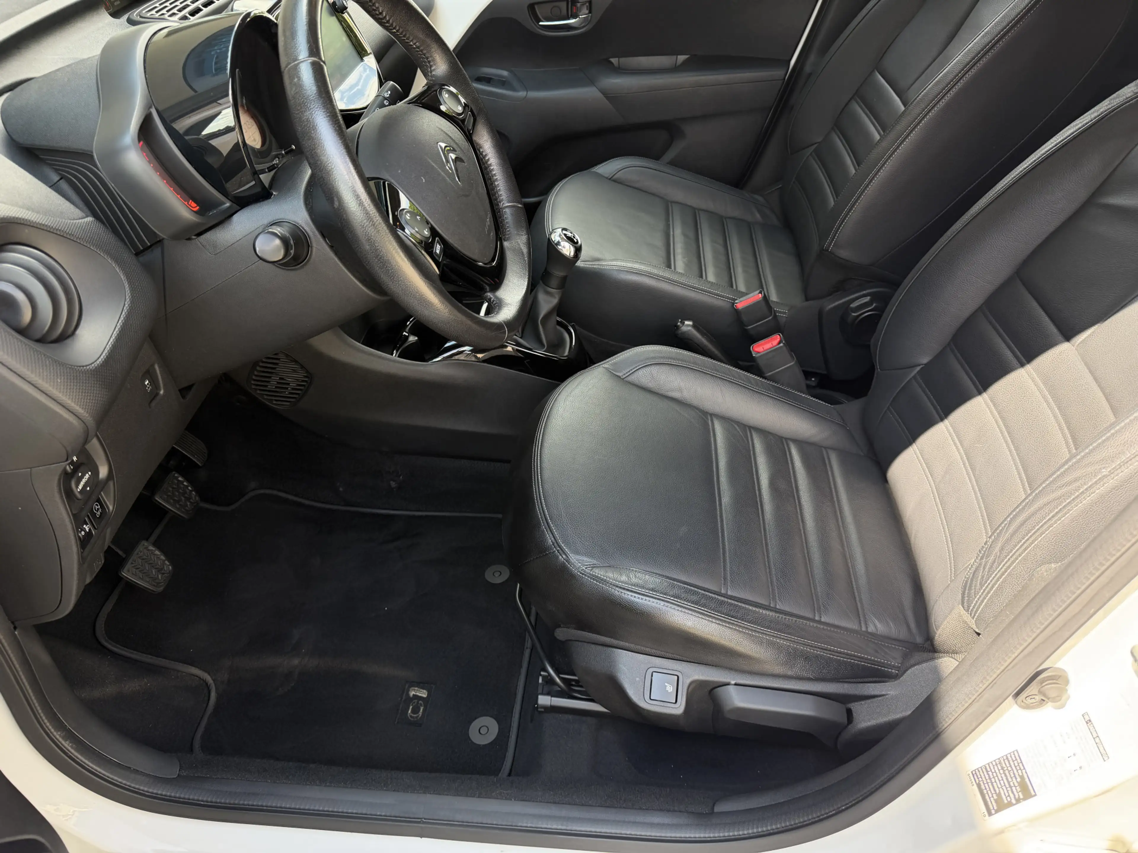 Citroen C1 1.0 VTi Shine / Leder / Camera / Cruise Control / — photo 3