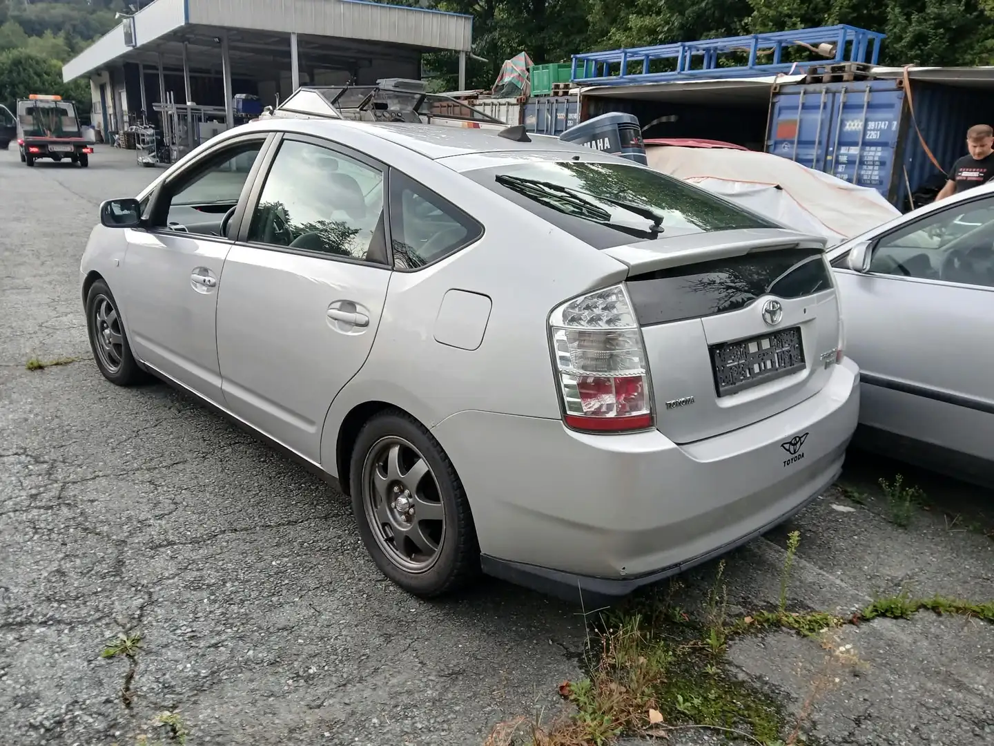 Toyota Prius (Hybrid) - 2