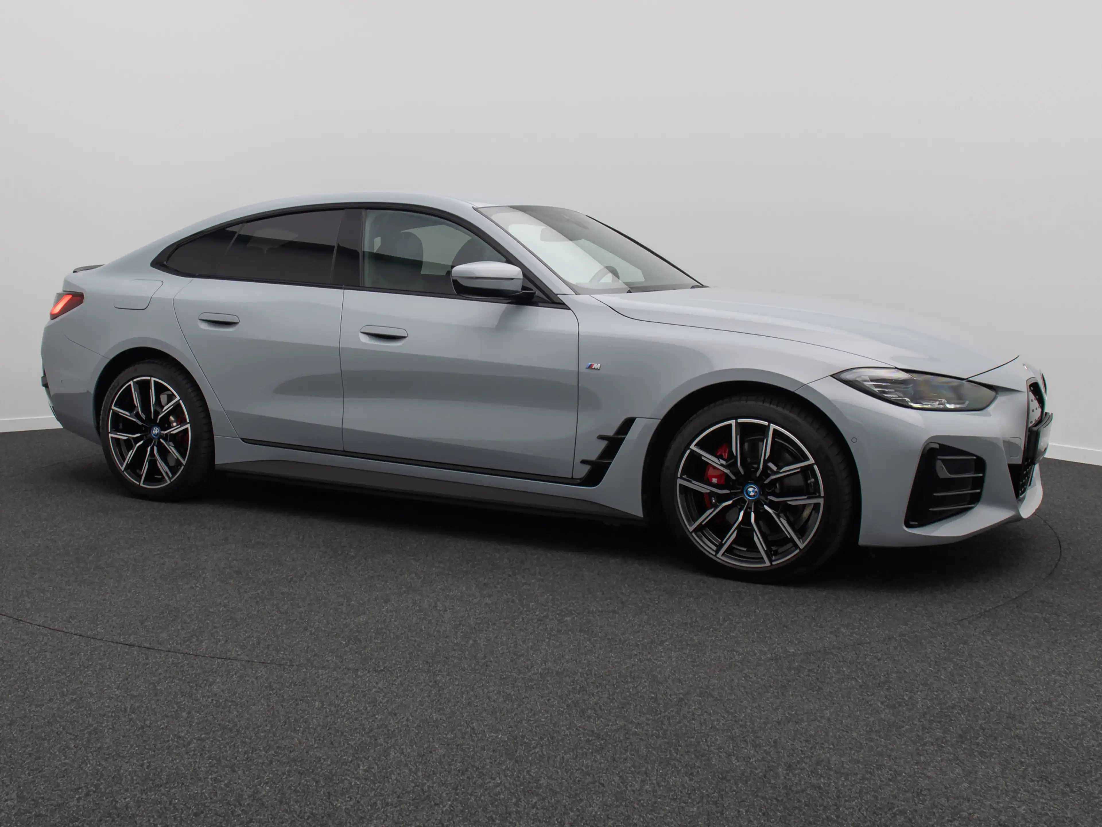 BMW i4 eD35 GC M Sport HUD DAB Kamera H K AHK 19Zoll — photo 4