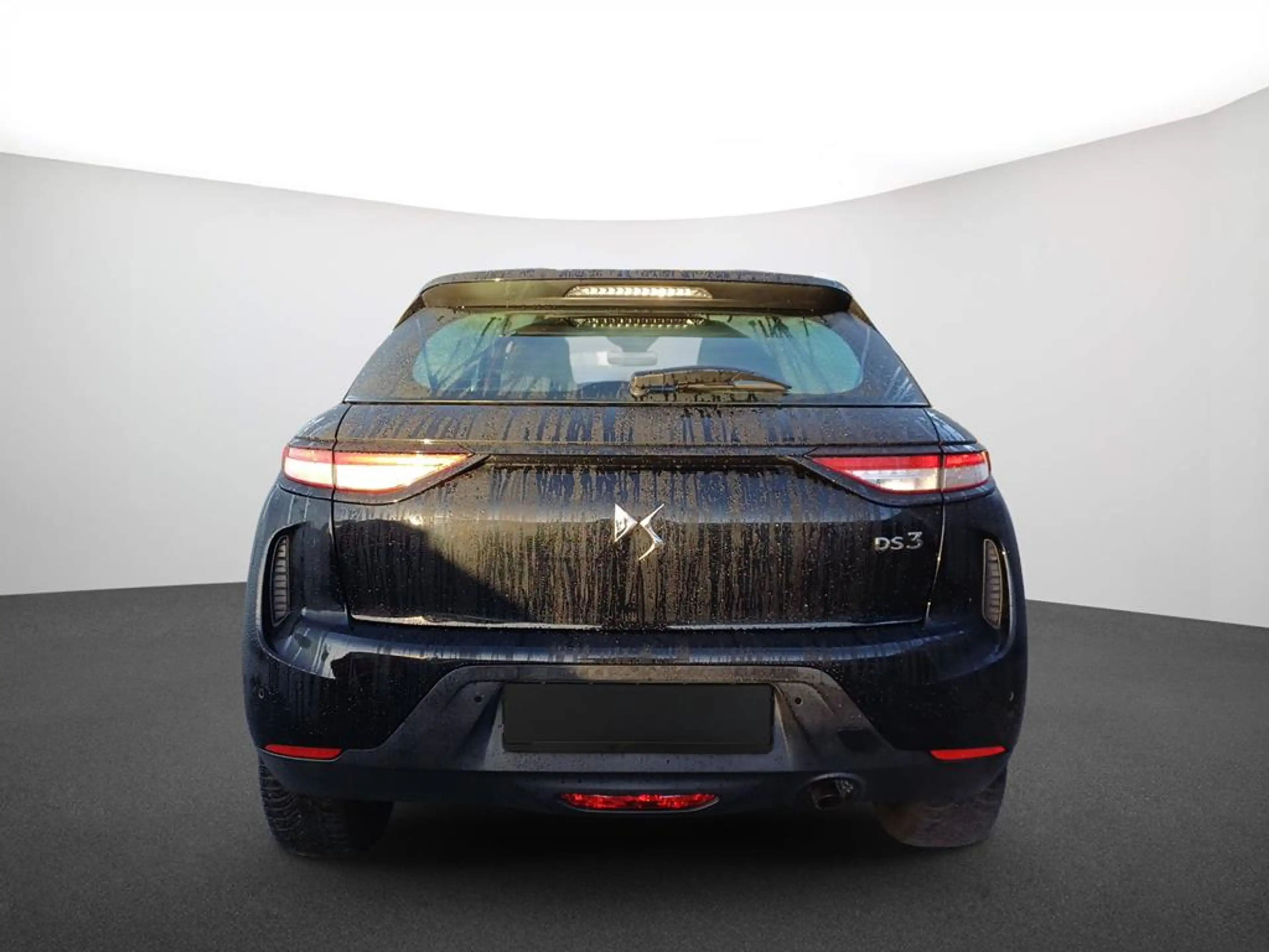 DS Automobiles DS 3 Crossback Montmartre — photo 3