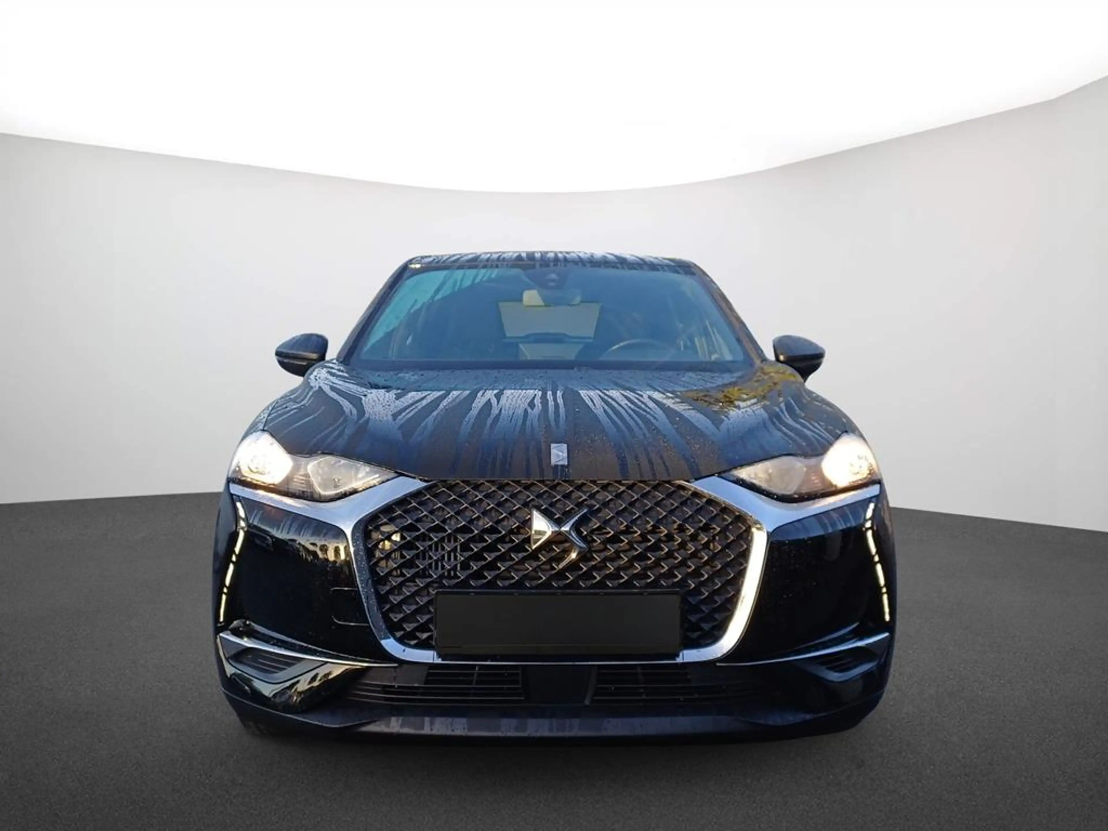 DS Automobiles DS 3 Crossback Montmartre — photo 2