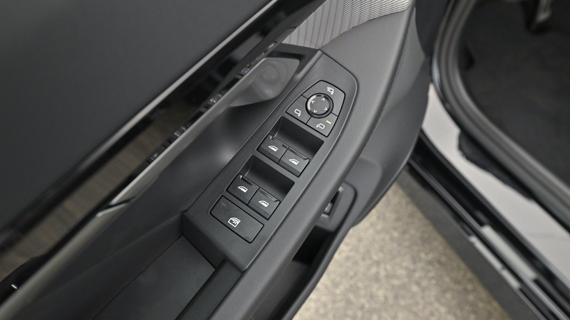 BMW 530 e xDrive M-Sportpaket — photo 11