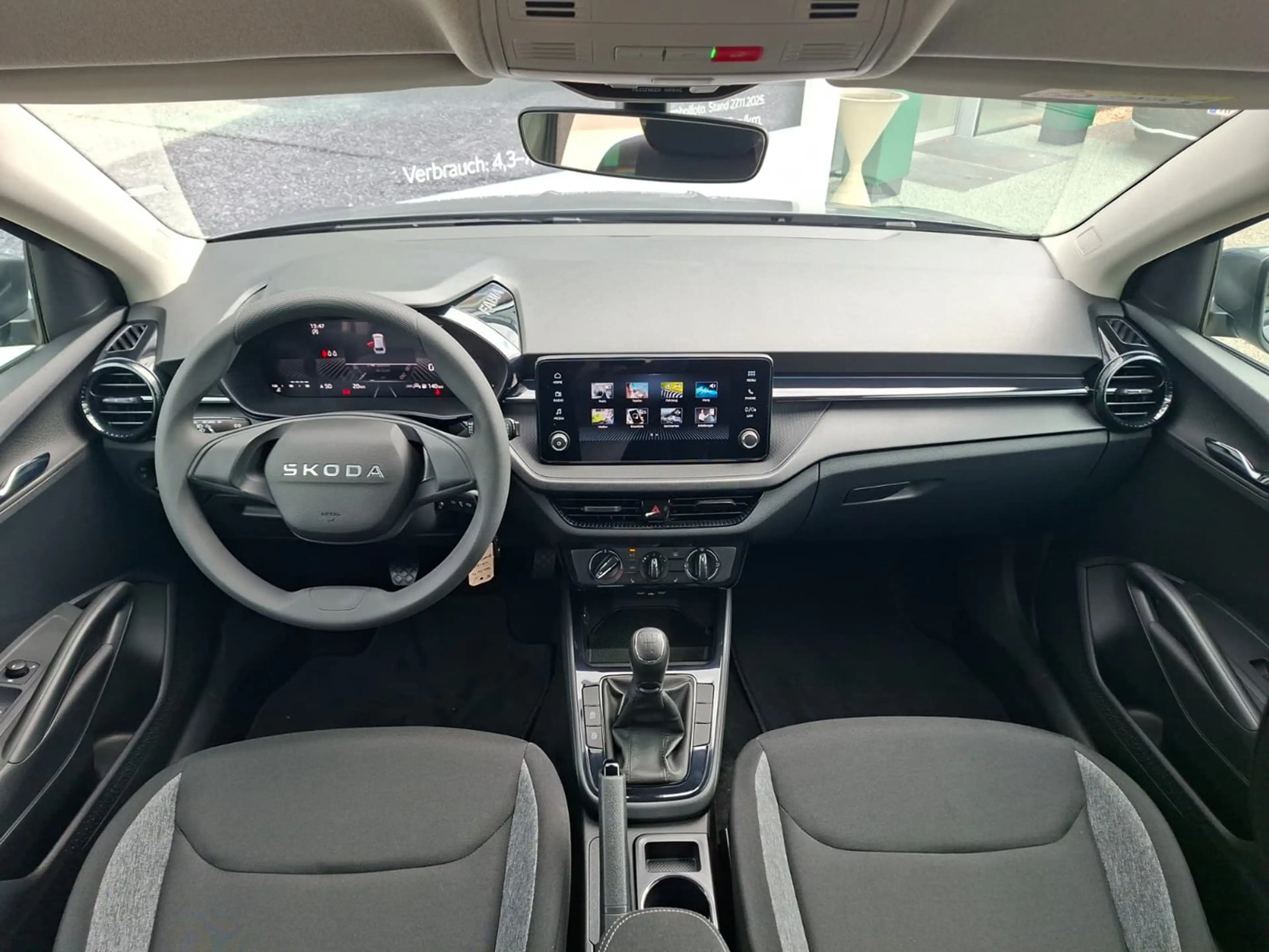Skoda Fabia Essence TSI — photo 11