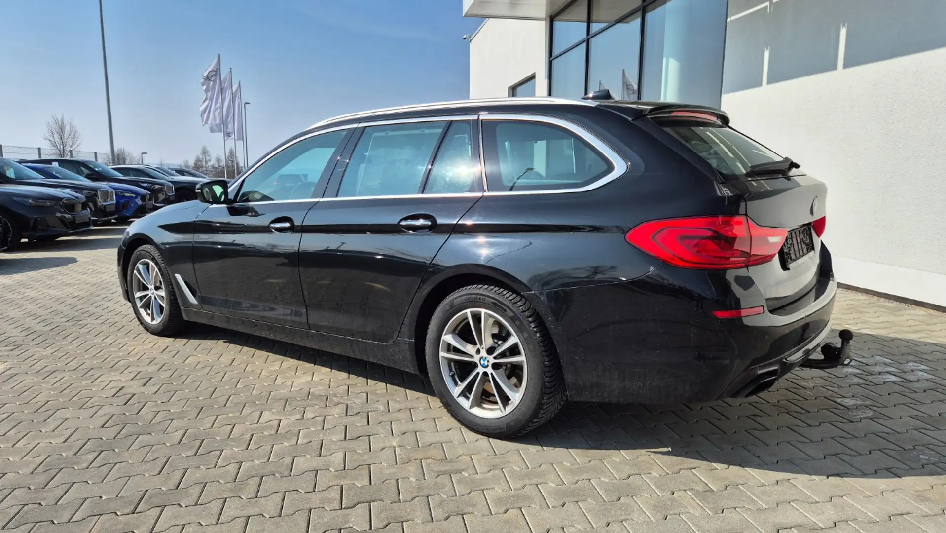 BMW 540 i xDrive Touring Sport-L./PanoSD/HUD/RFK/H&K Schwarz - 2