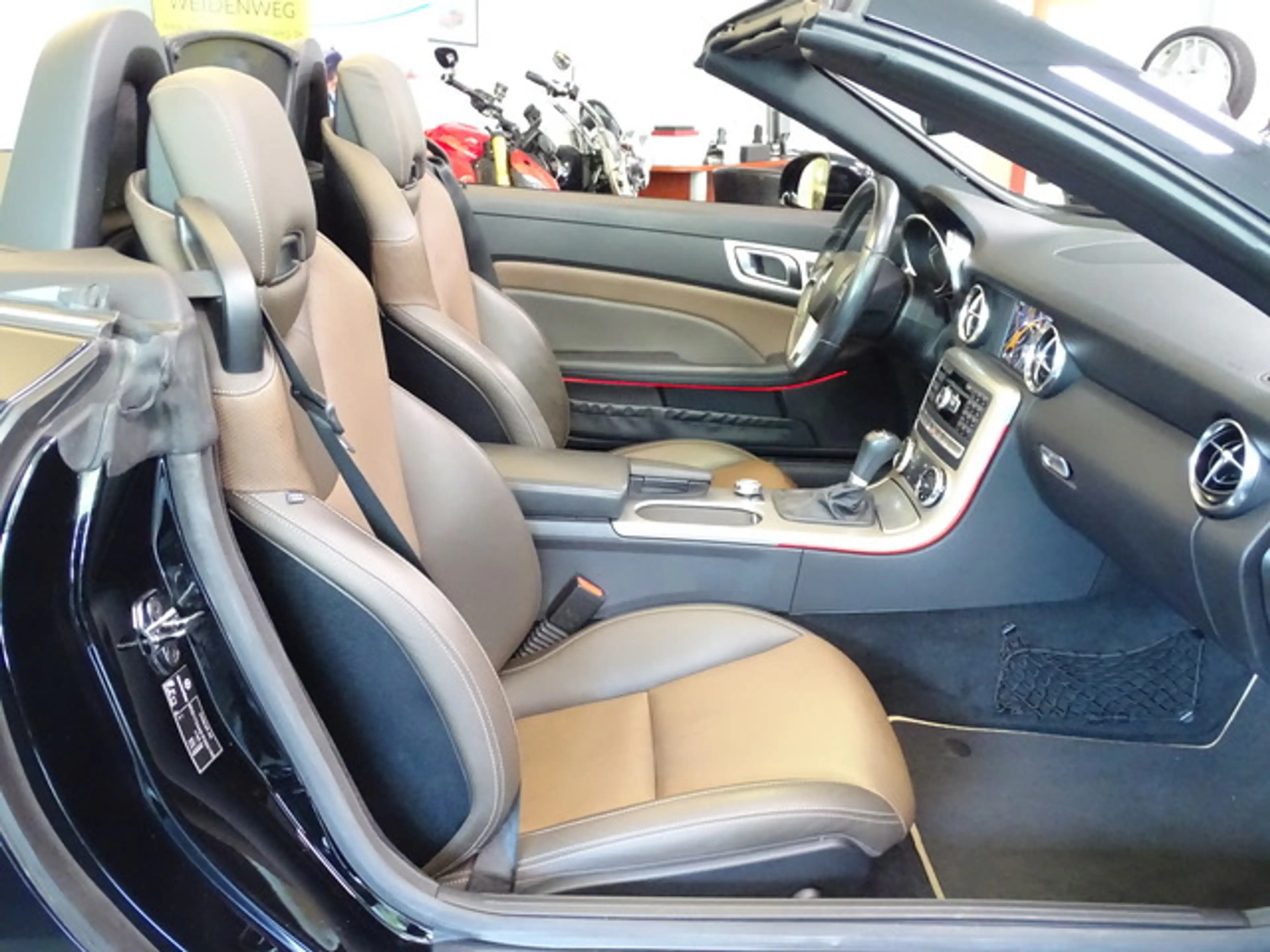Mercedes-Benz SLK 200 Leder Navi Airsc PDC 2Hand erst 49016 KM — photo 13