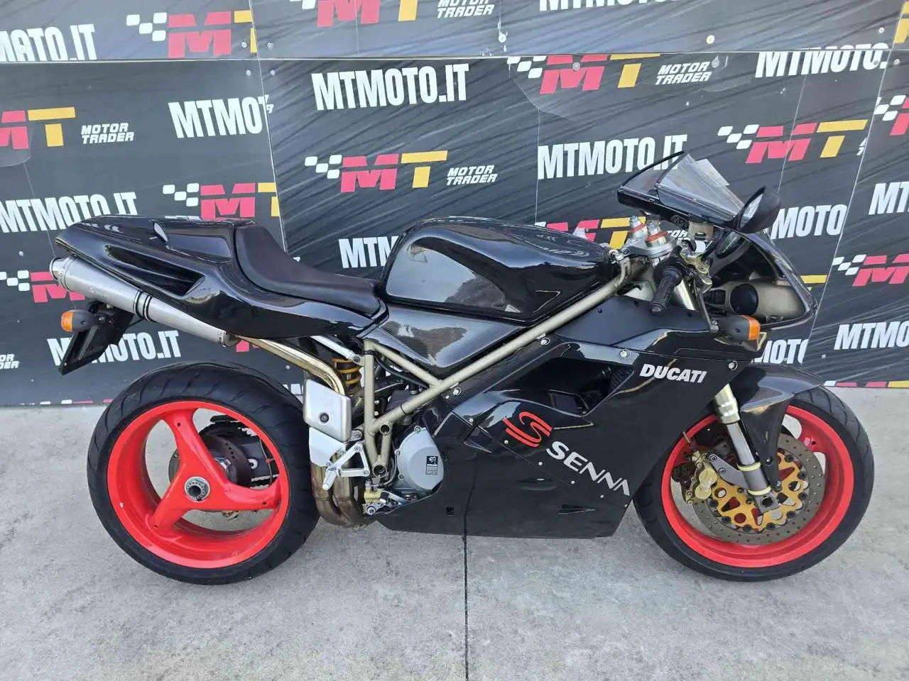 Ducati 916
