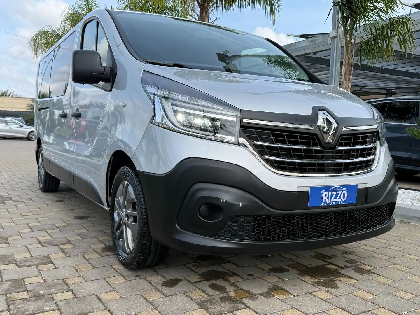 Renault Trafic 2.0DCI 120CV 9 POSTI L2H1 LUNGO 2 PORTE POSTERIORI Grigio - 1