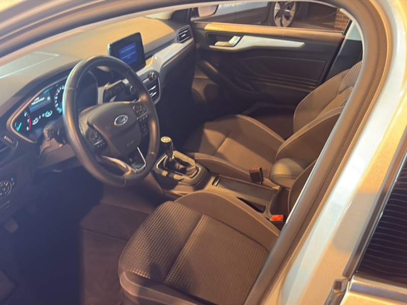 Ford Focus Turnier COOL & CONNECT / PDC / GJR / WINTERPAKET — photo 13