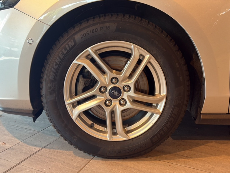Ford Focus Turnier COOL & CONNECT / PDC / GJR / WINTERPAKET — photo 11