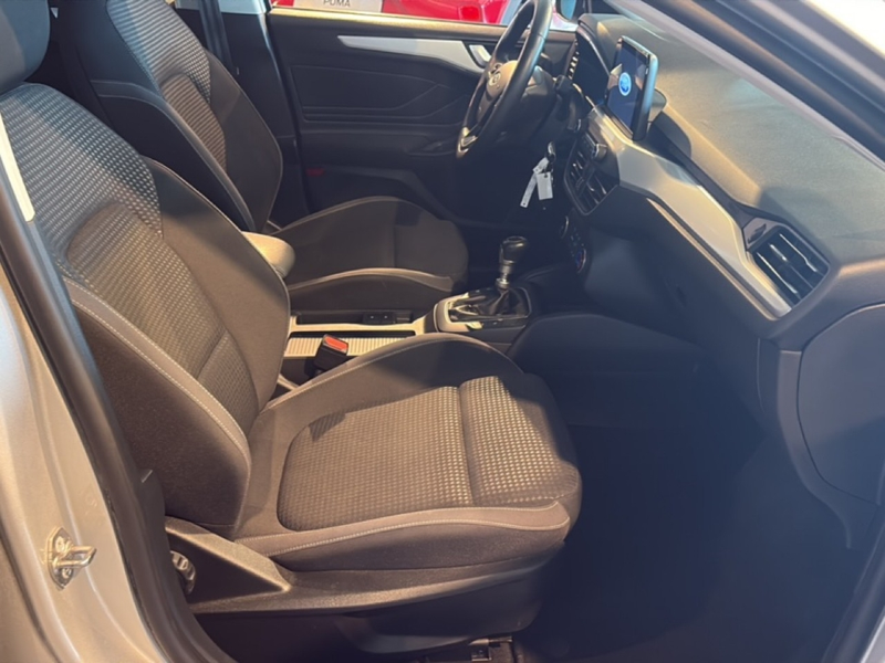 Ford Focus Turnier COOL & CONNECT / PDC / GJR / WINTERPAKET — photo 12