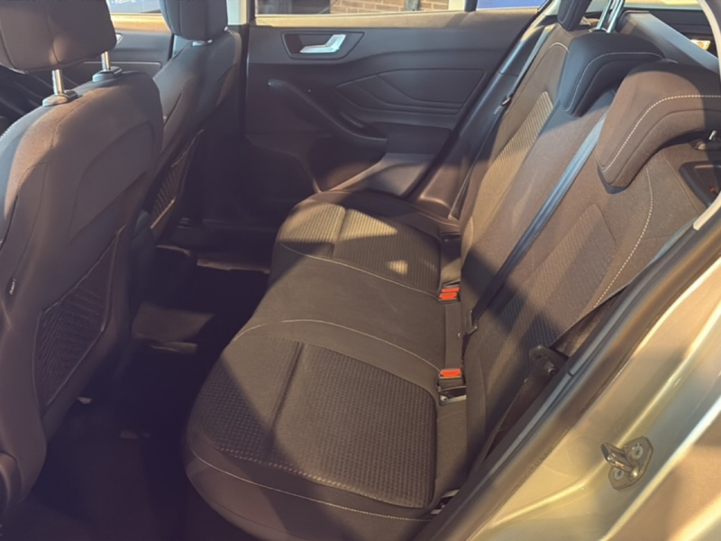 Ford Focus Turnier COOL & CONNECT / PDC / GJR / WINTERPAKET — photo 14