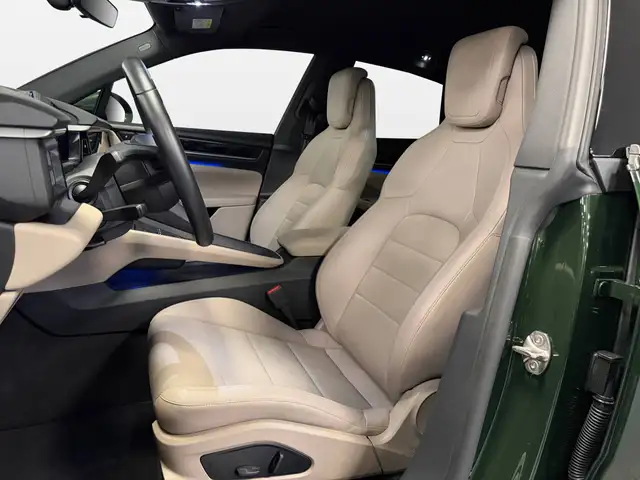 Porsche Macan view 13